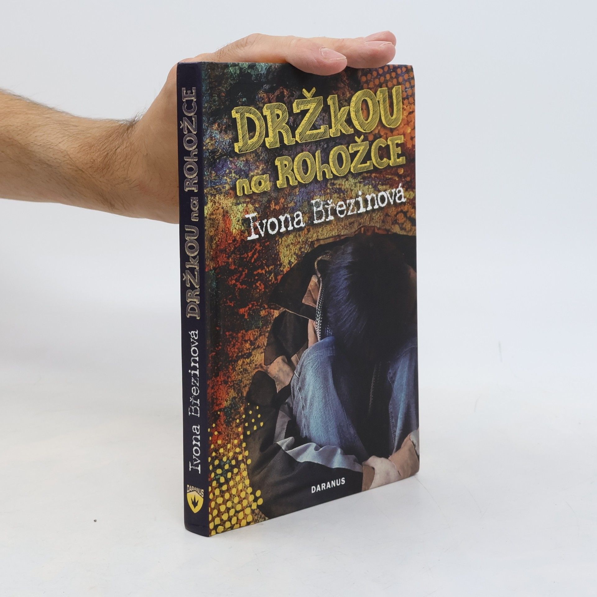 Ivona Březinová Držkou na rohožce