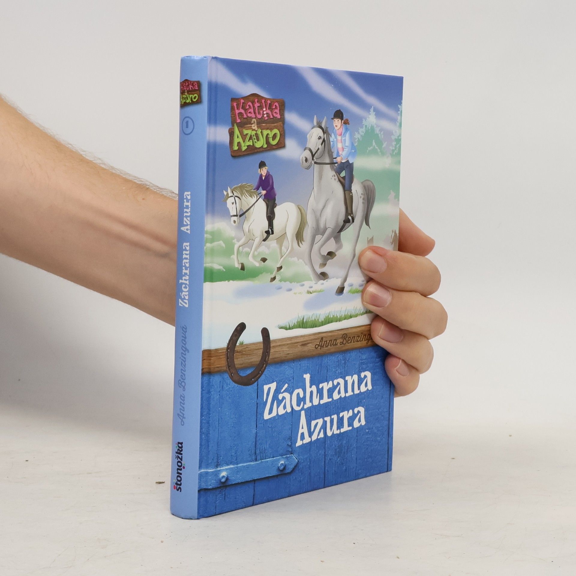 Anna Benzing Záchrana Azura