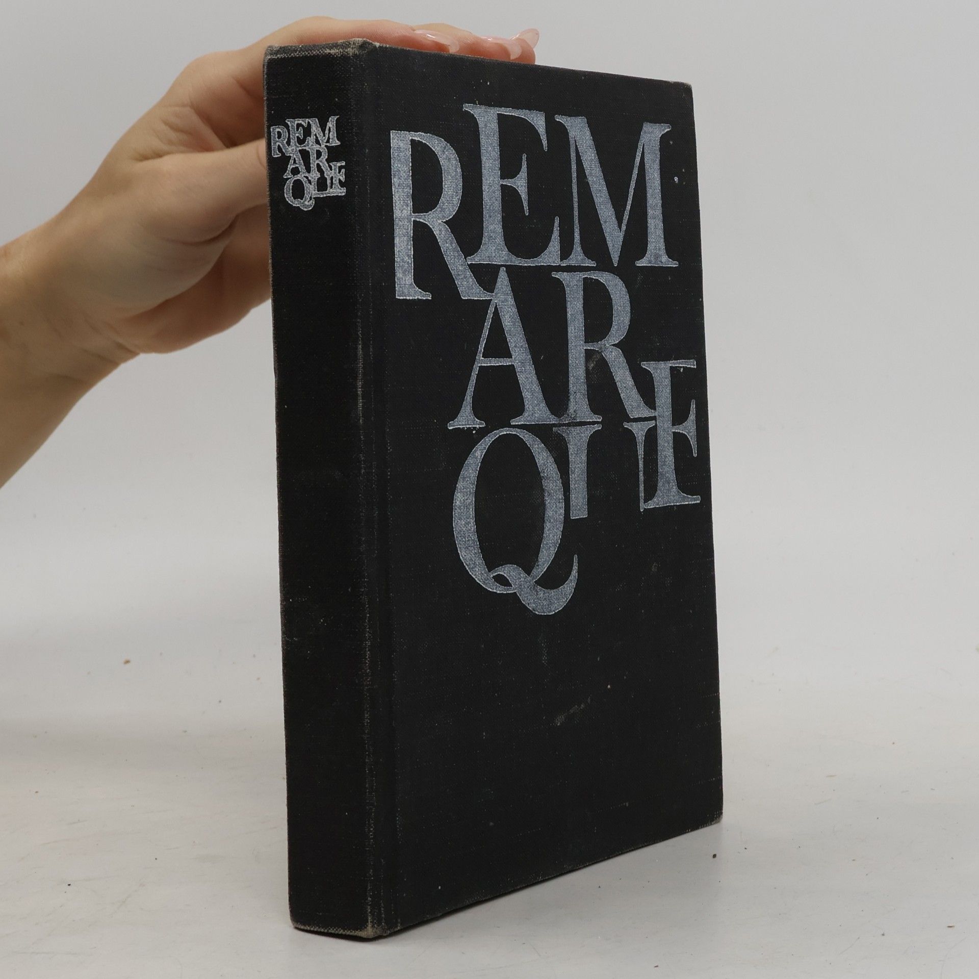 Erich Maria Remarque Stíny v ráji