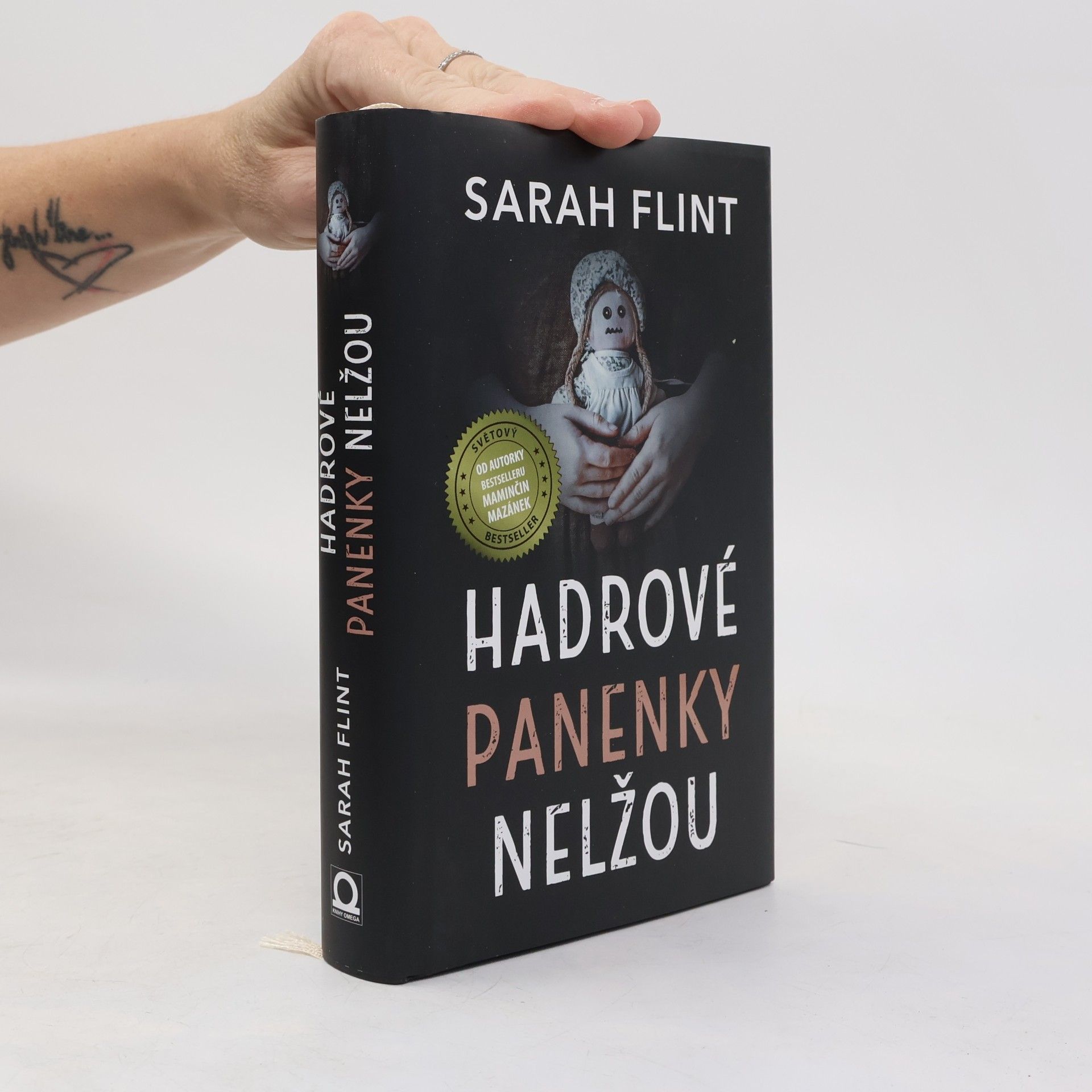 Sarah Flint Hadrové panenky nelžou