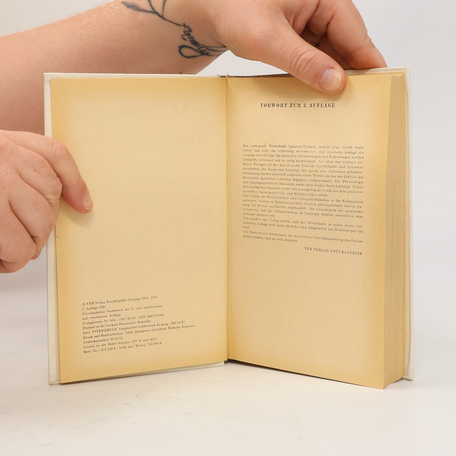 Various authors Wörterbuch. Spanisch Deutsch