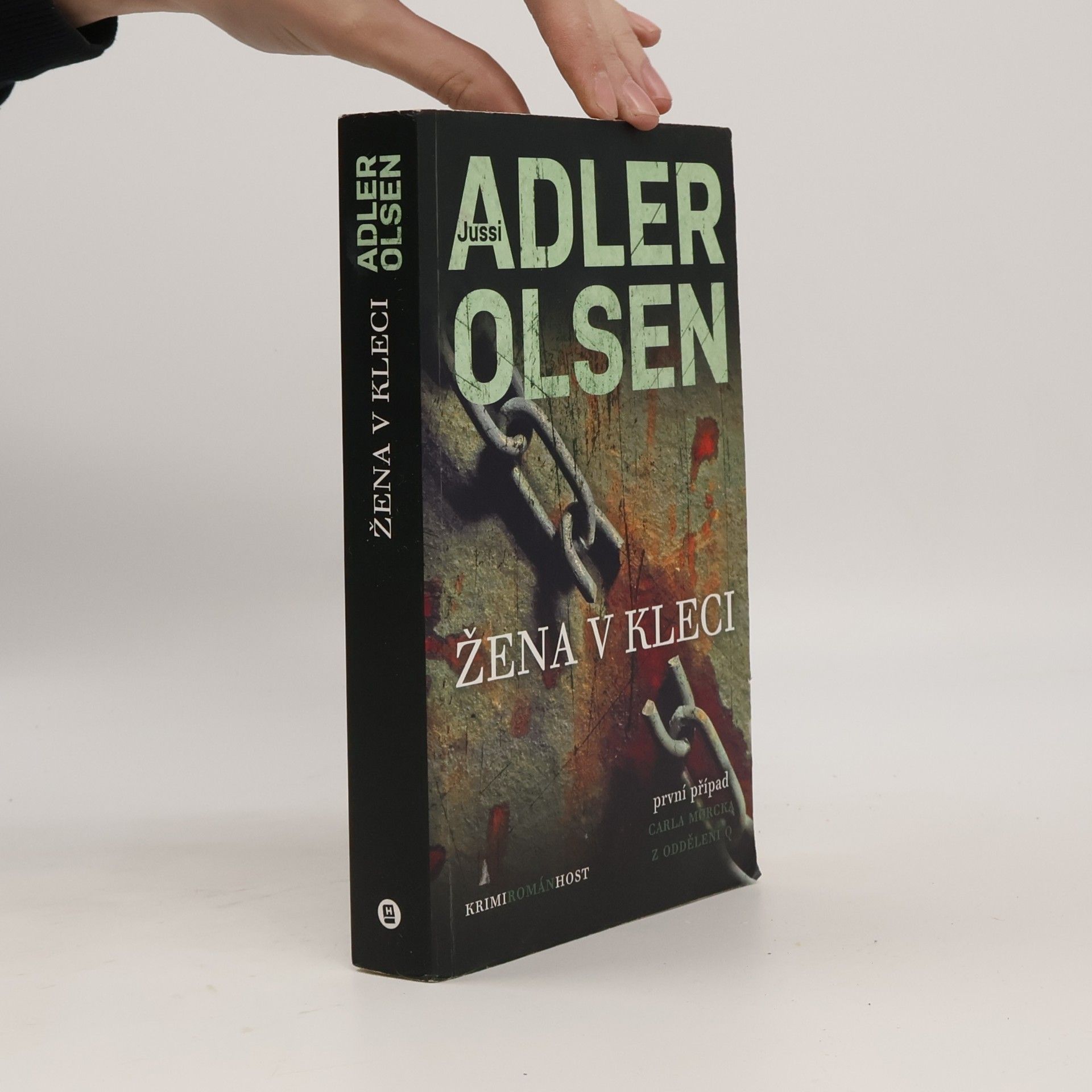 Žena v kleci