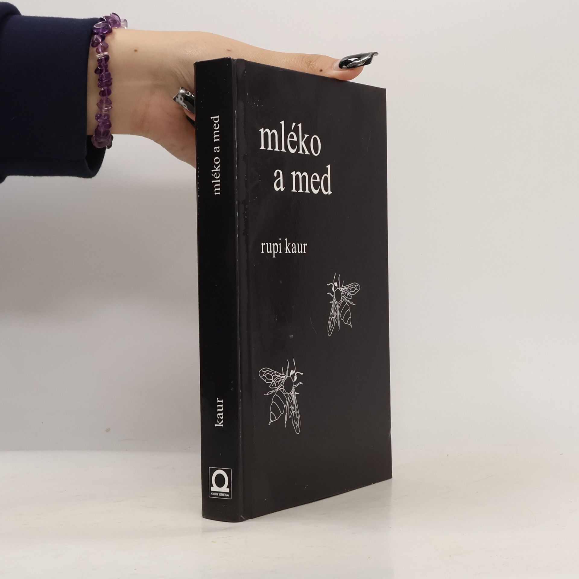 Rupi Kaur Mléko a med