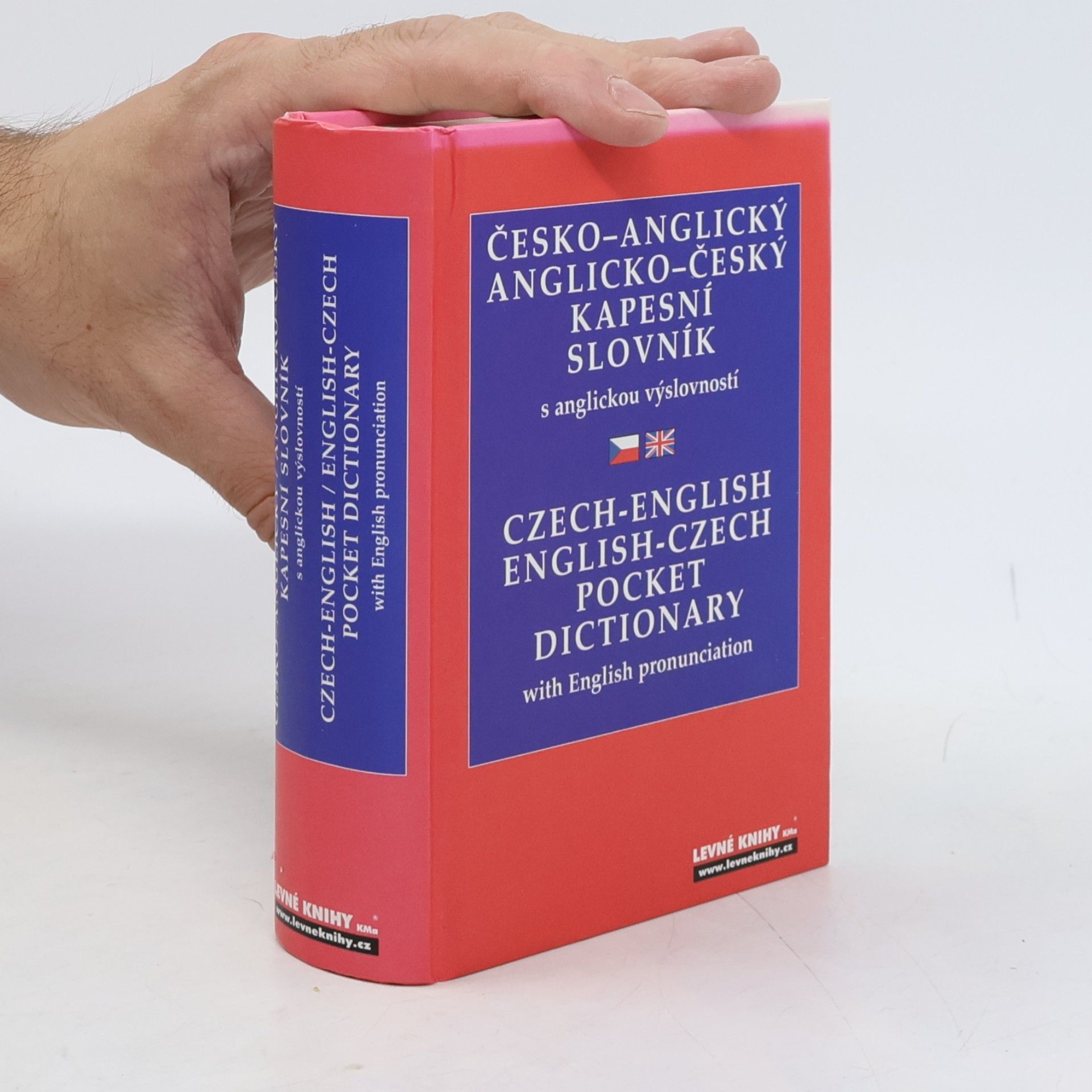 Česko-anglický, anglicko-český kapesní slovník s anglickou výslovností