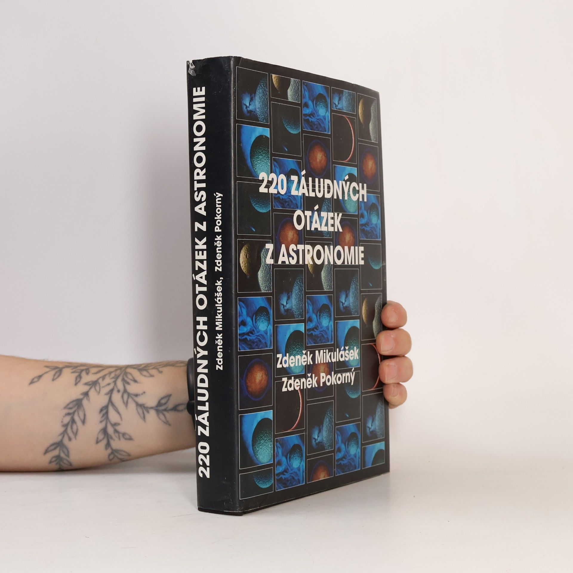 220 záludných otázek z astronomie