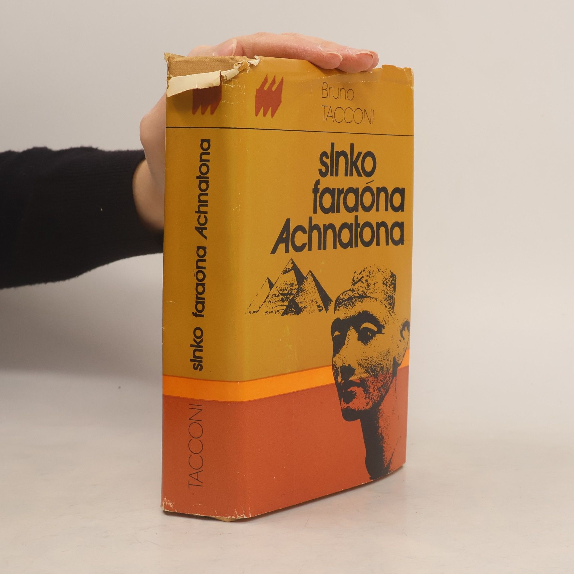 Slnko faraóna Achnatona