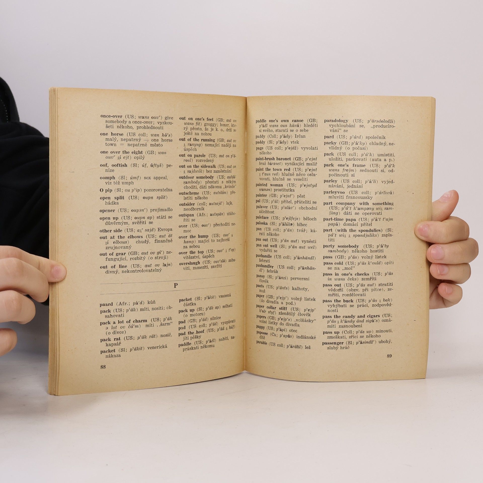 Jiří Galler První slovník slangů a kolokvialismů = A slang dictionary of the English-speaking world