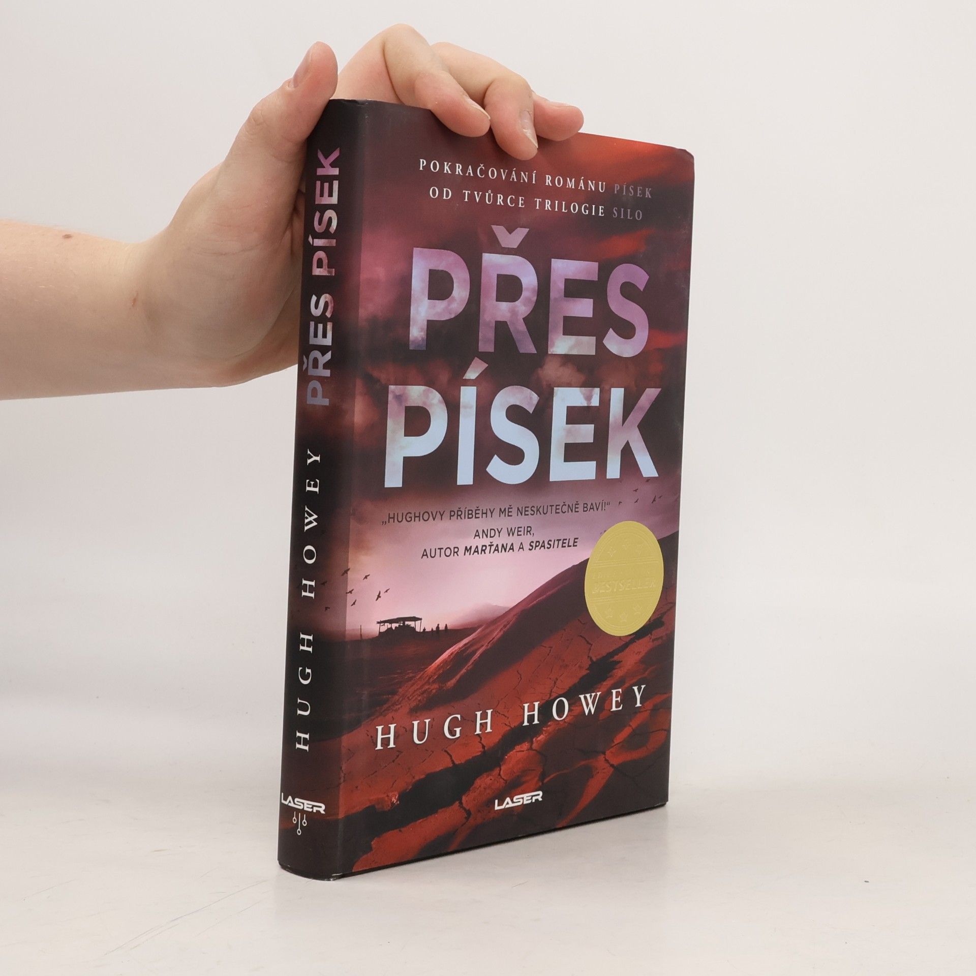 Hugh Howey Přes písek