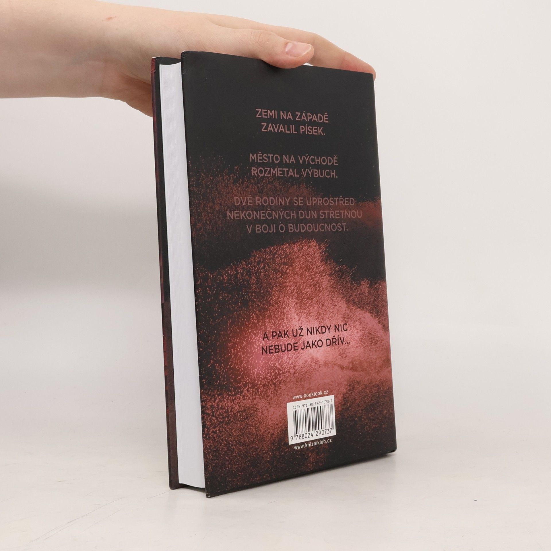 Hugh Howey Přes písek
