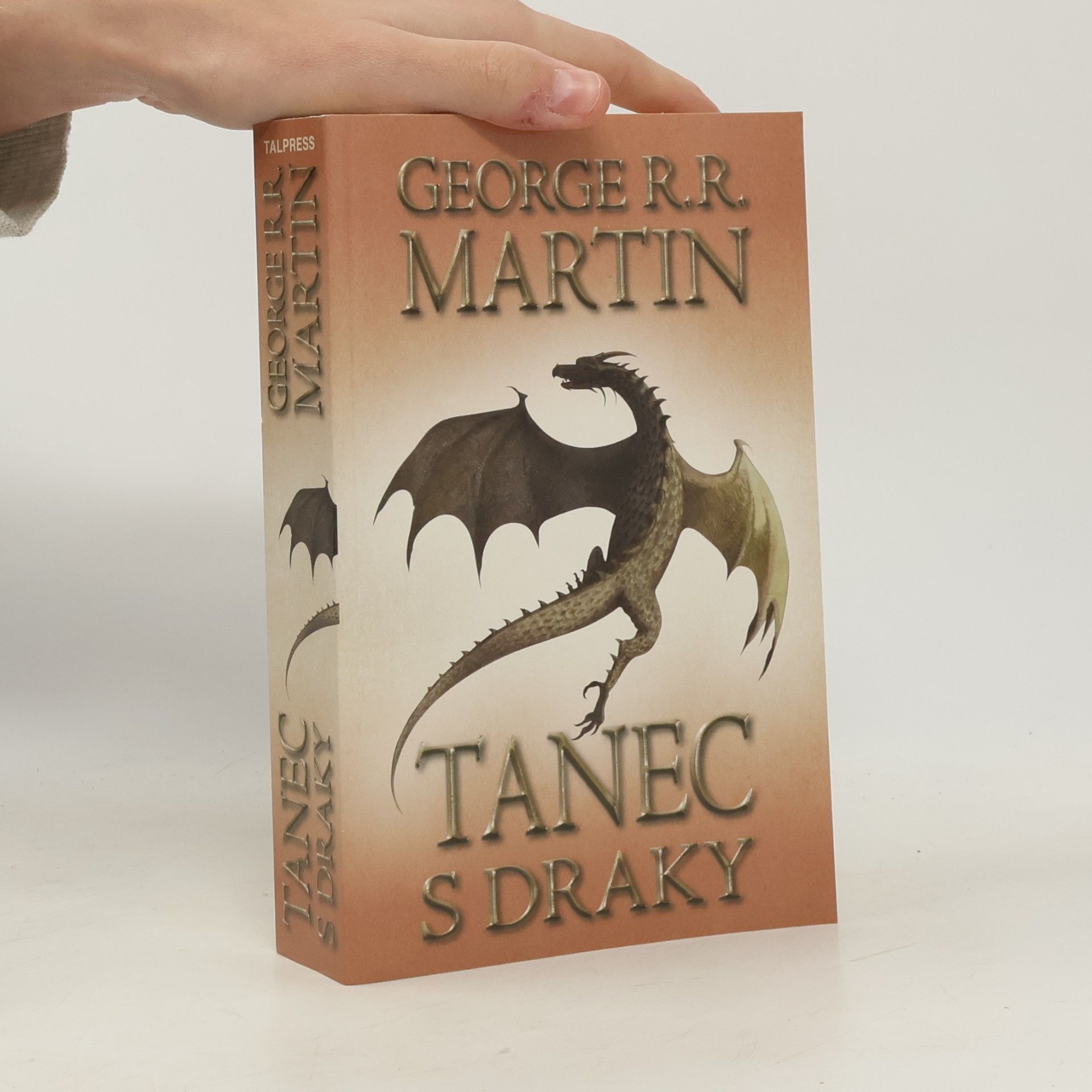 George R. R. Martin Tanec s draky. Část první