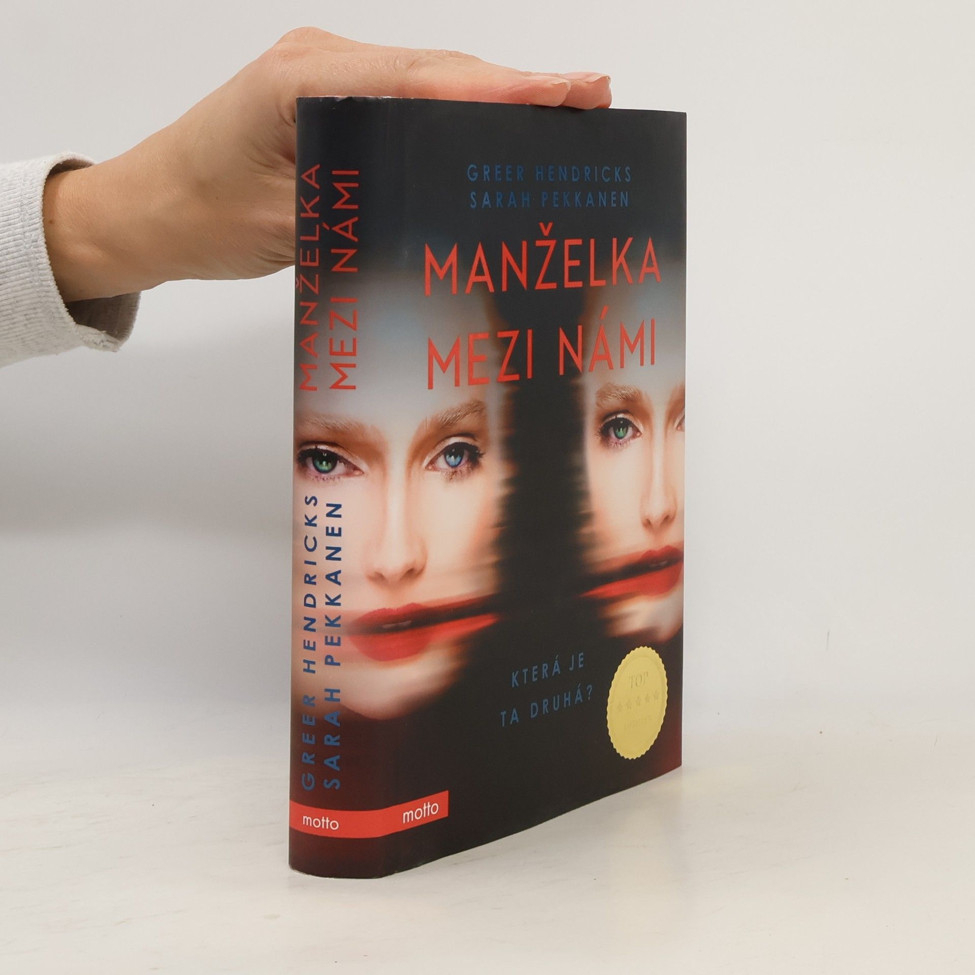 Greer Hendricks Manželka mezi námi