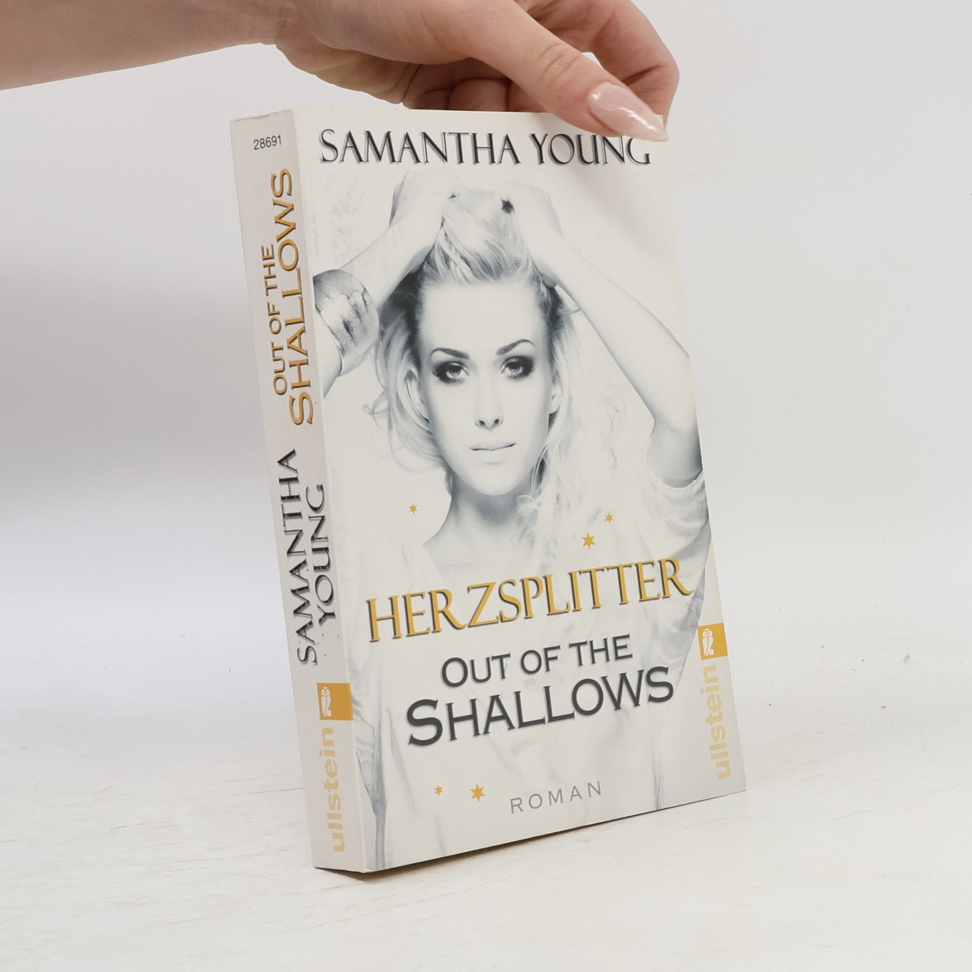 Samantha Young Out of the shallows