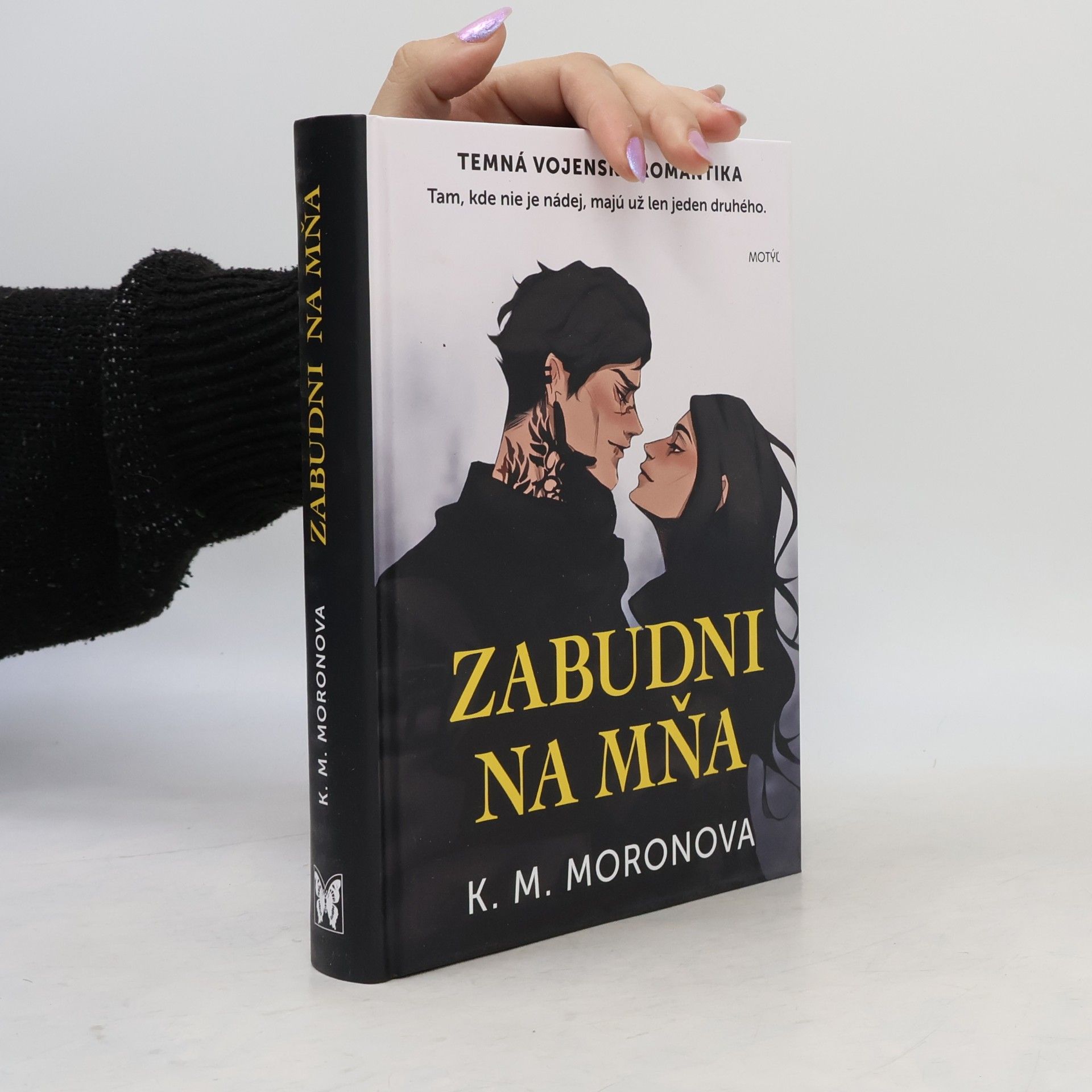 K M Moronova Zabudni na mňa