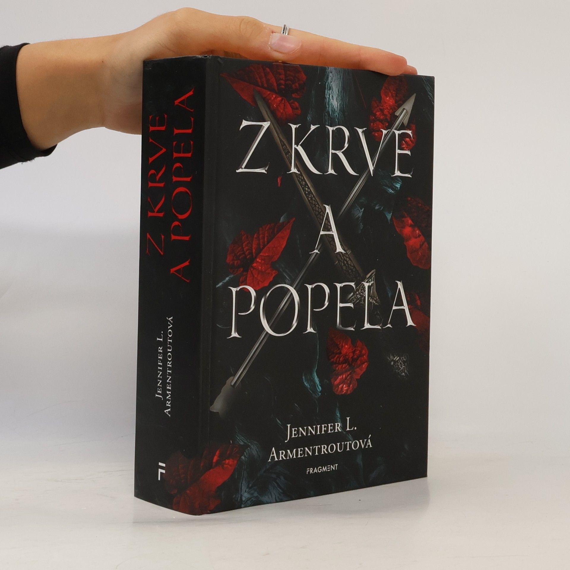 Jennifer L. Armentrout Z krve a popela