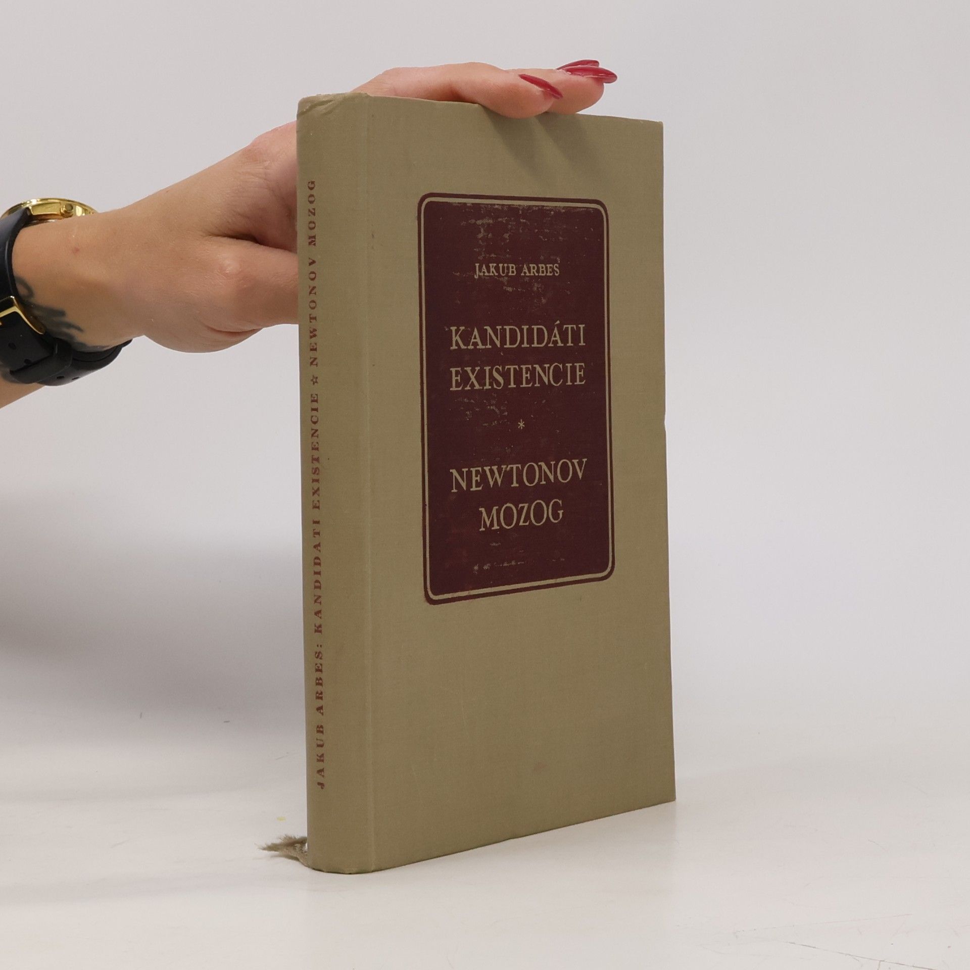 Kandidáti existencie: Newtonov mozog