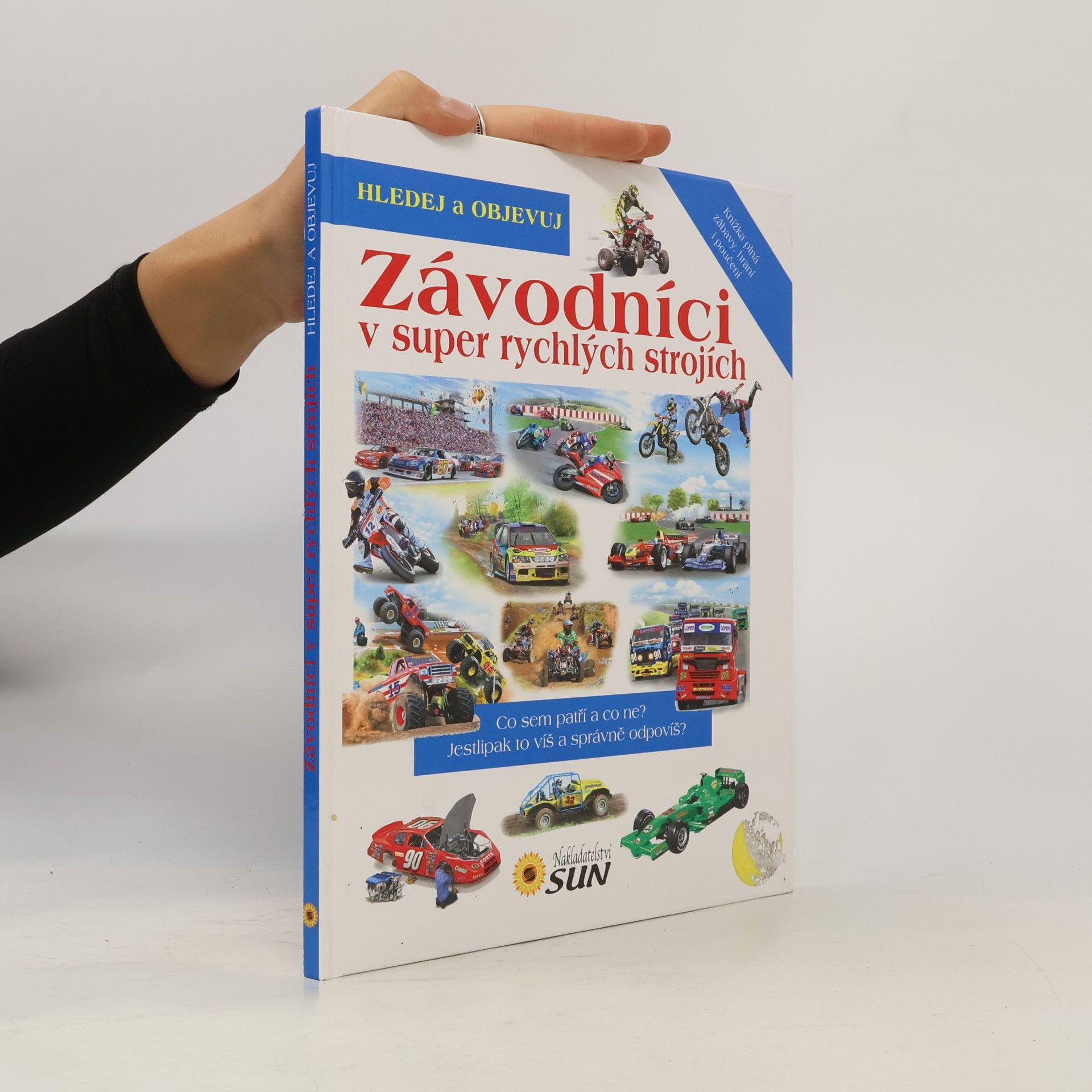 Závodníci v super rychlých strojích