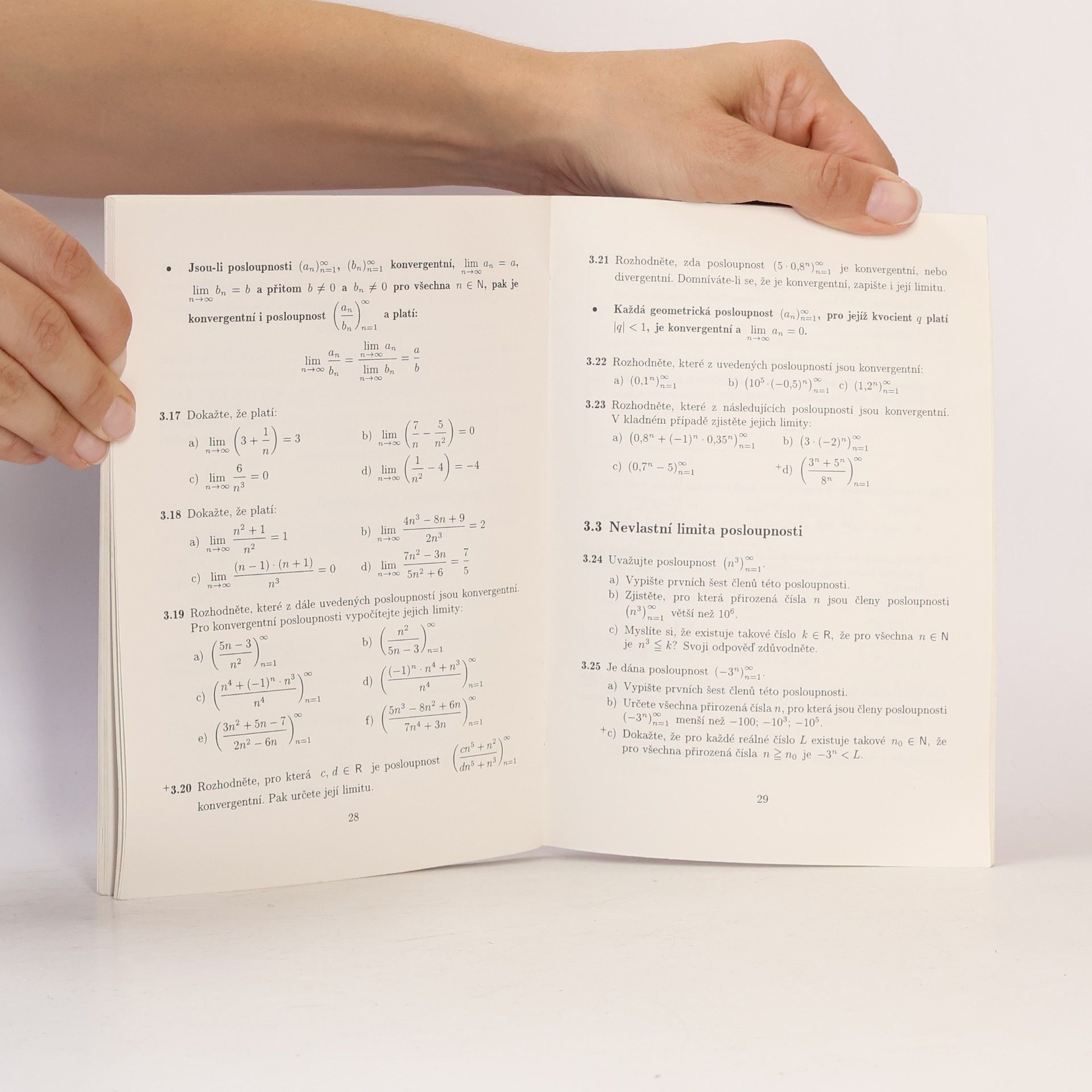 Oldřich Odvárko Sbírka úloh z matematiky pro gymnázia. Posloupnosti a řady