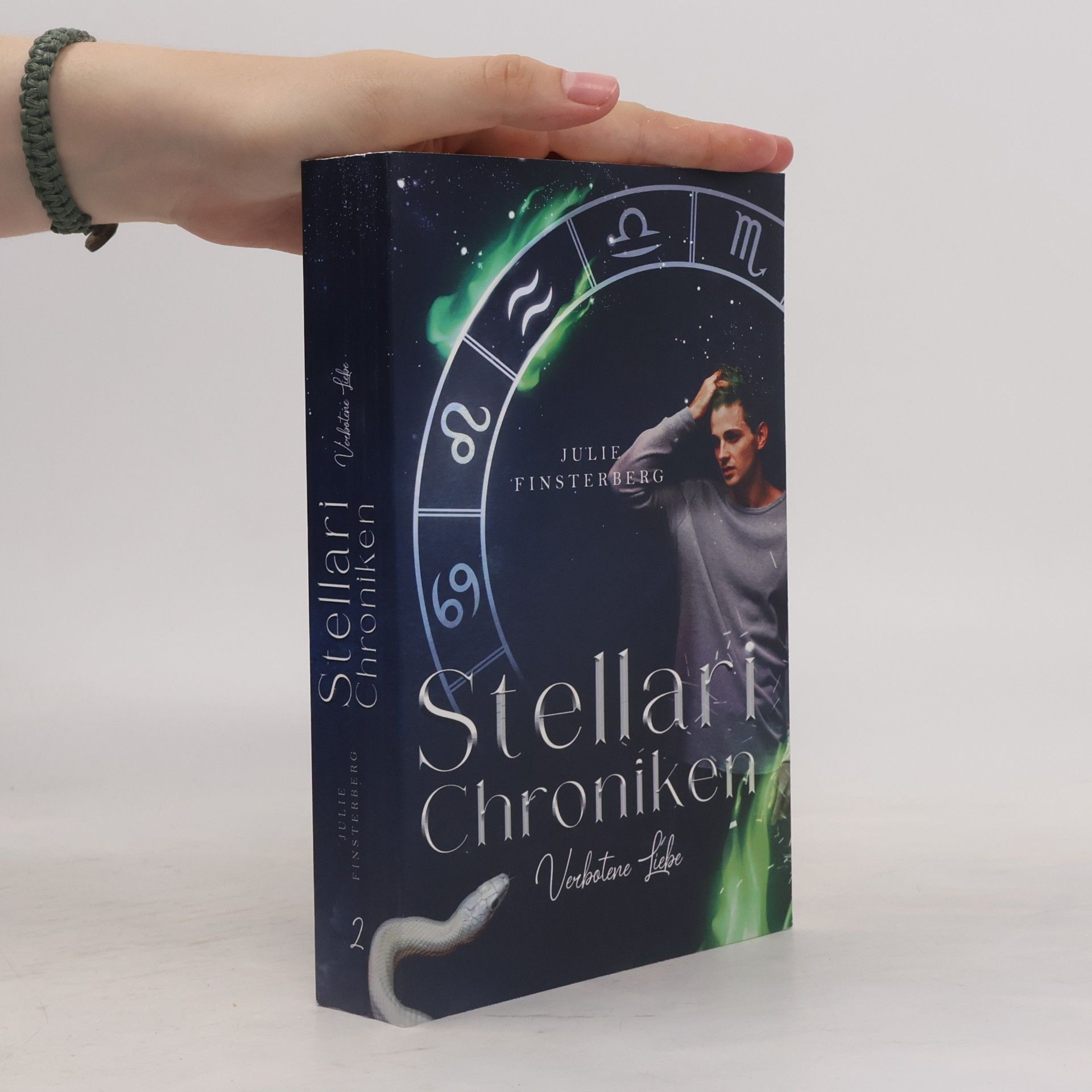Julie Finsterberg Stellari-Chroniken