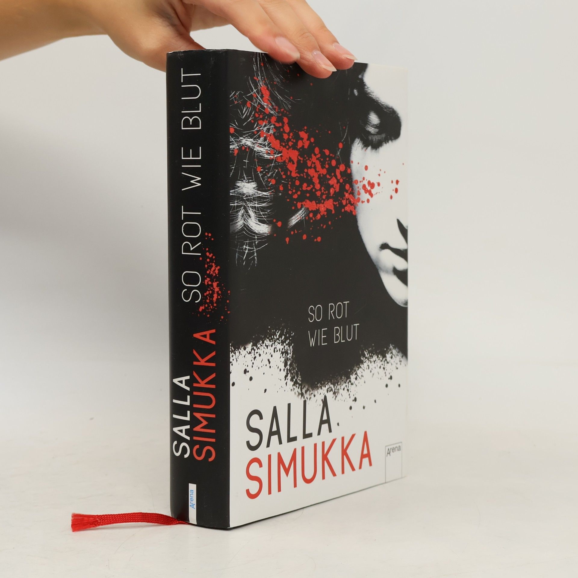 Salla Simukka So rot wie Blut