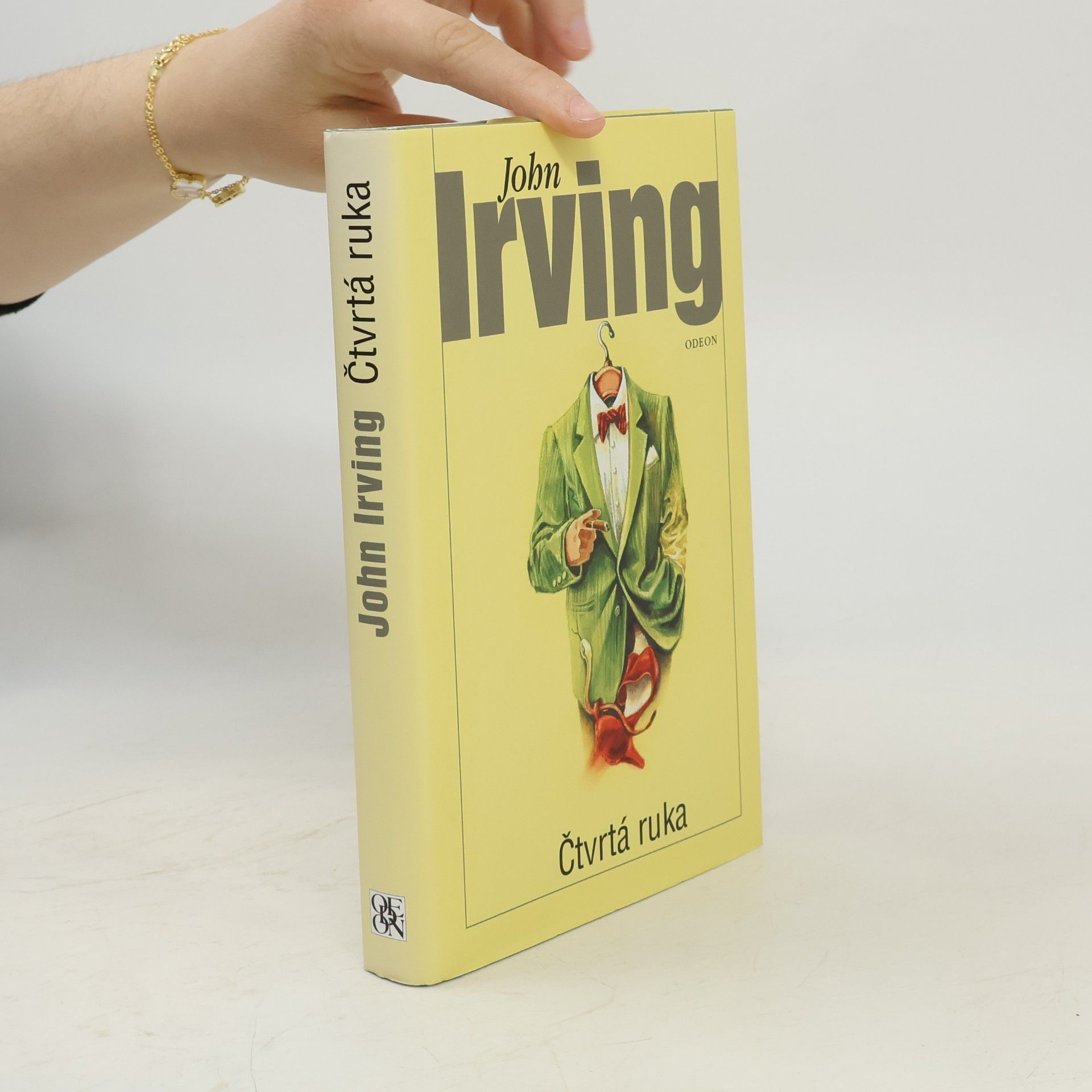 John Irving Čtvrtá ruka