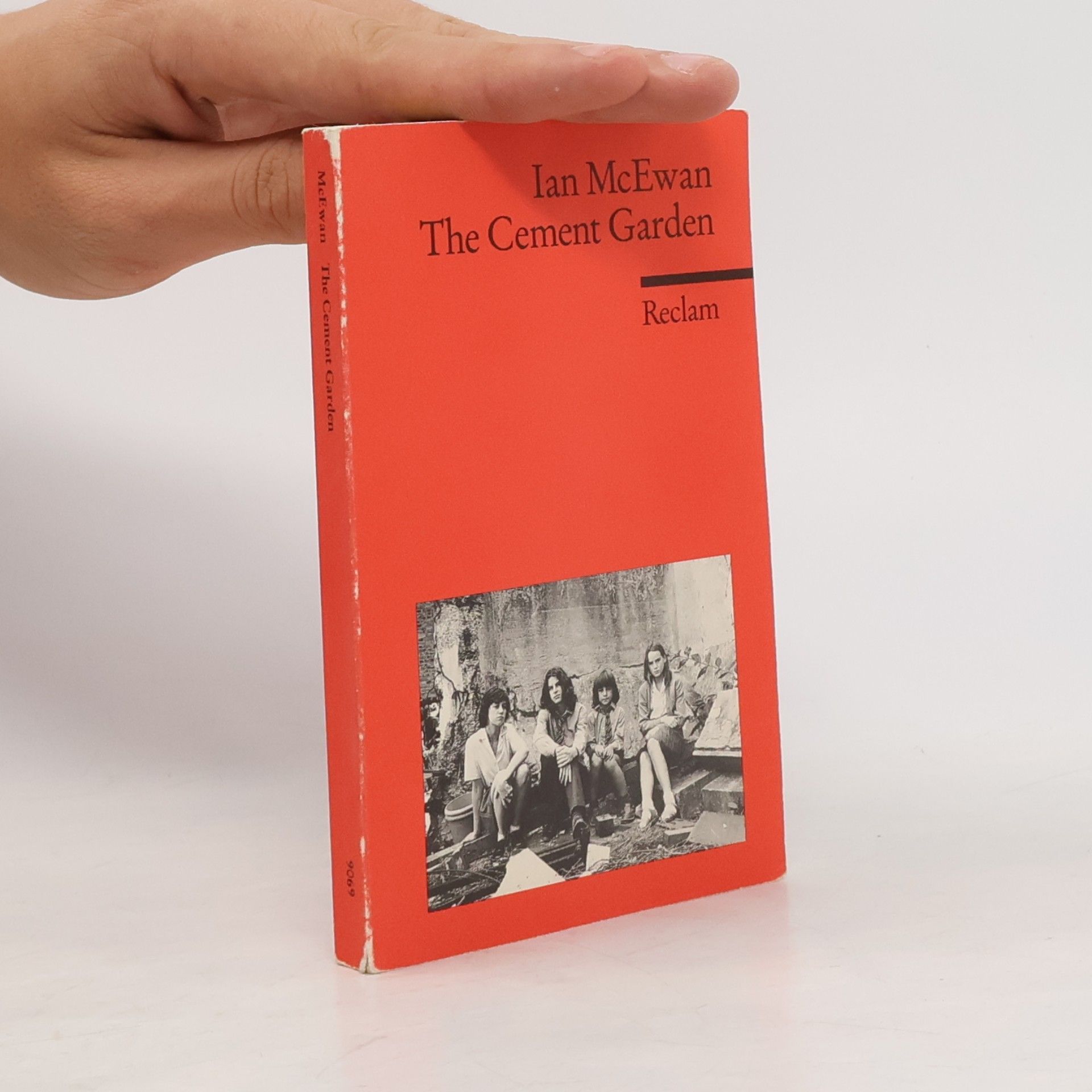 Ian McEwan The cement garden