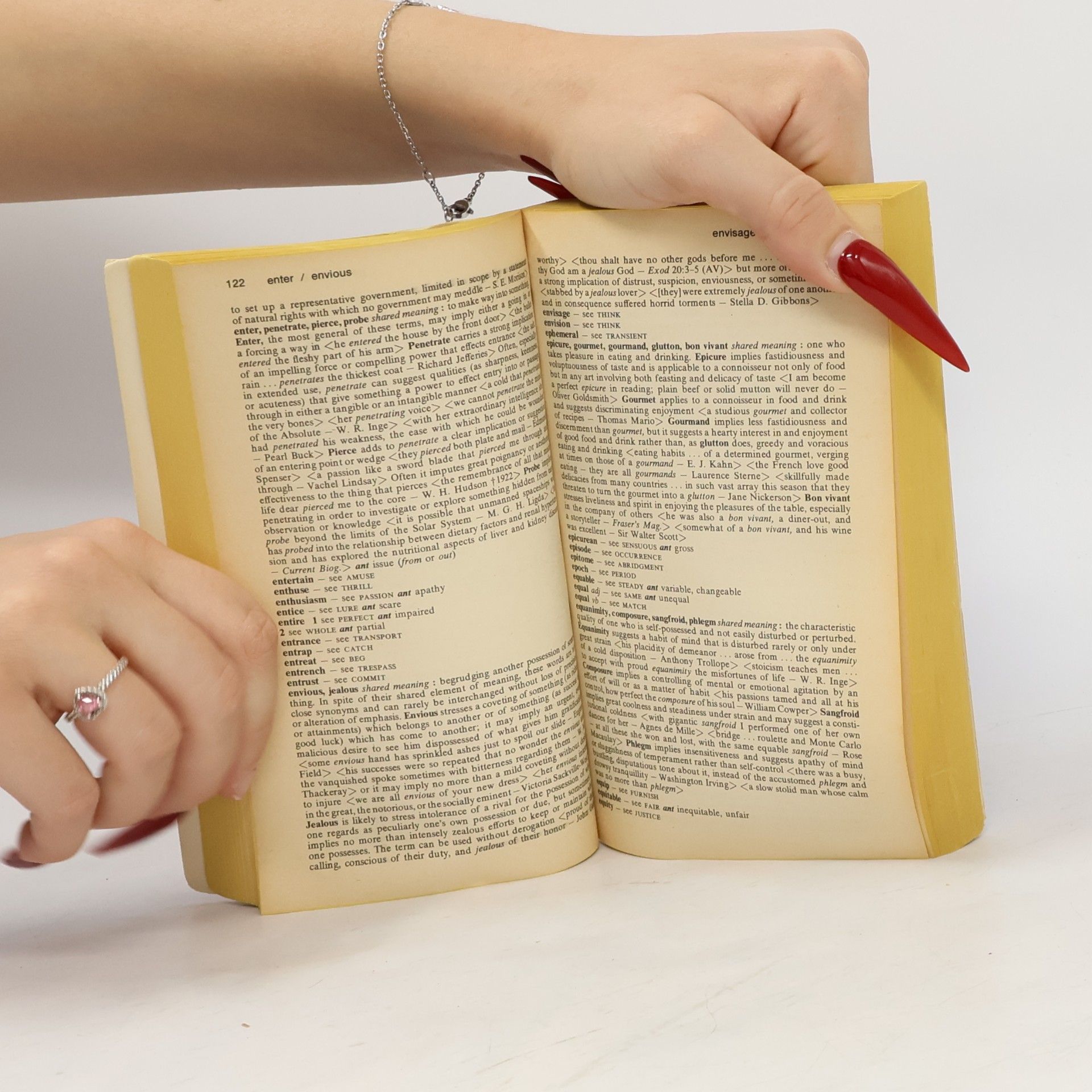 Inc MerriamWebster The Merriam-Webster Pocket Dictionary of Synonyms