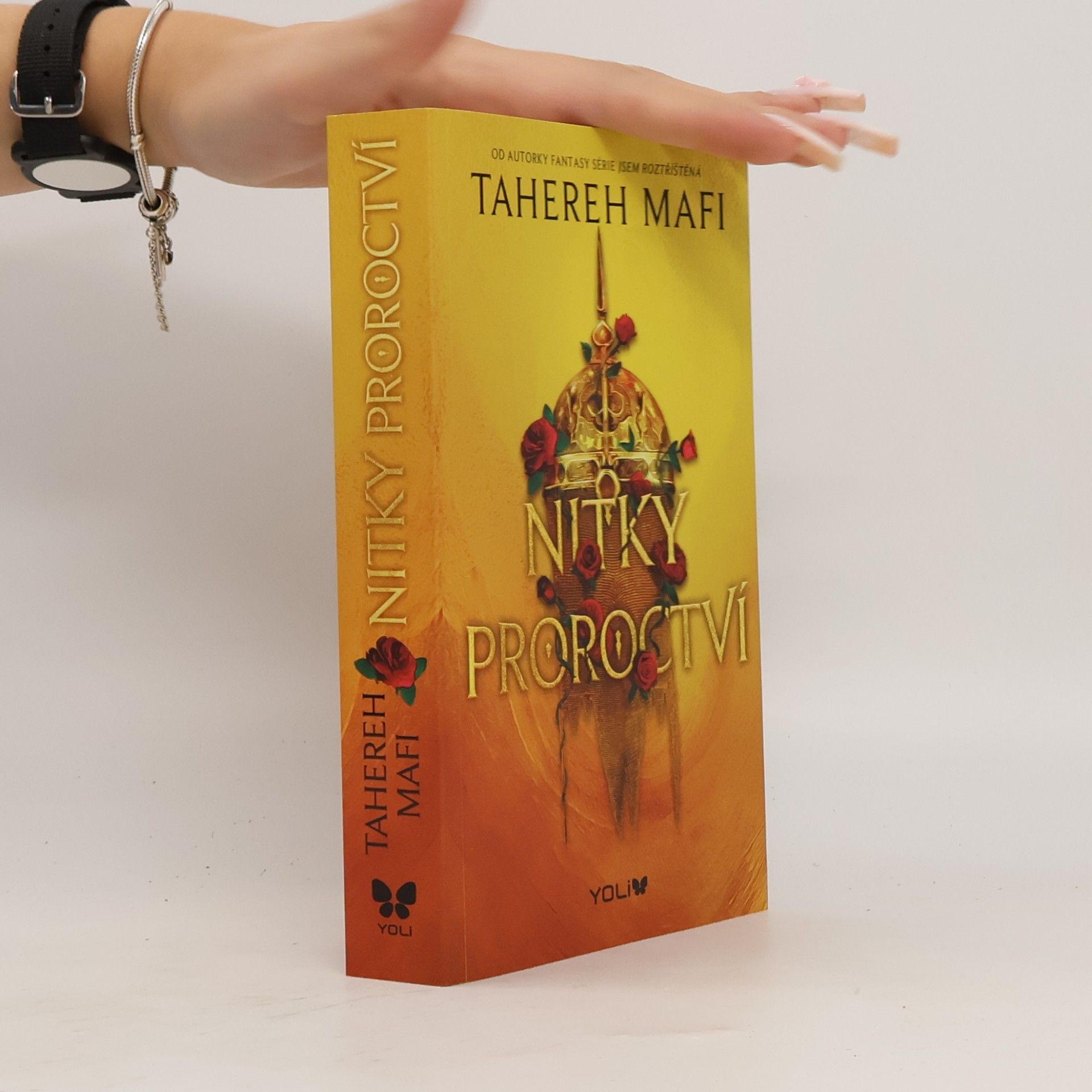 Tahereh Mafi Nitky proroctví