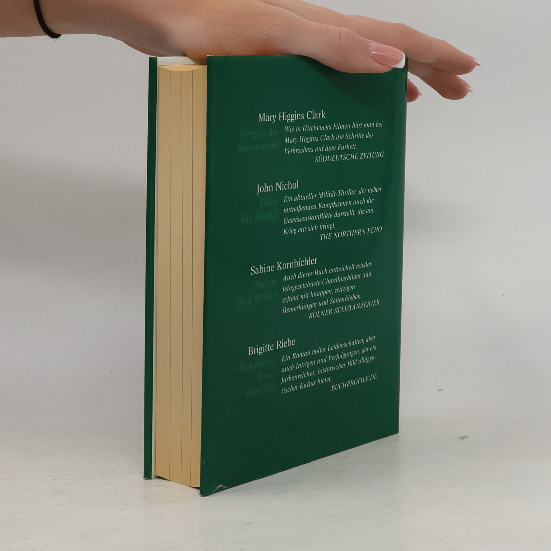 Various authors Reader's Digest Auswahlbücher. Vergiss die Toten nicht. Pilot für Afrika. Steine und Rosen. Schwarze Frau vom Nil.