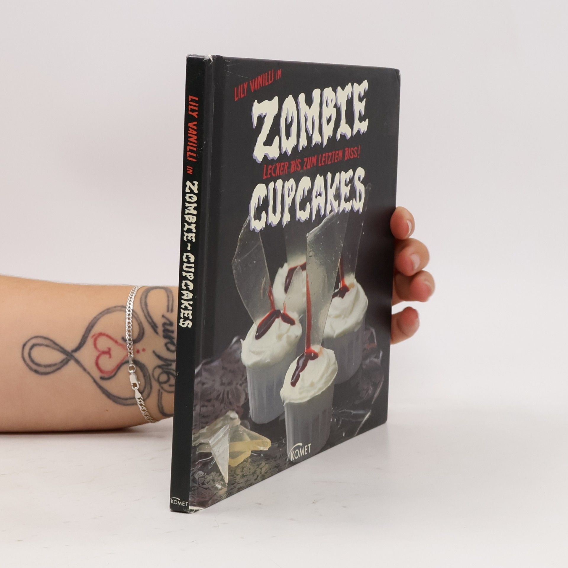 Lily Jones Lily Vanilli in ... Zombie-Cupcakes