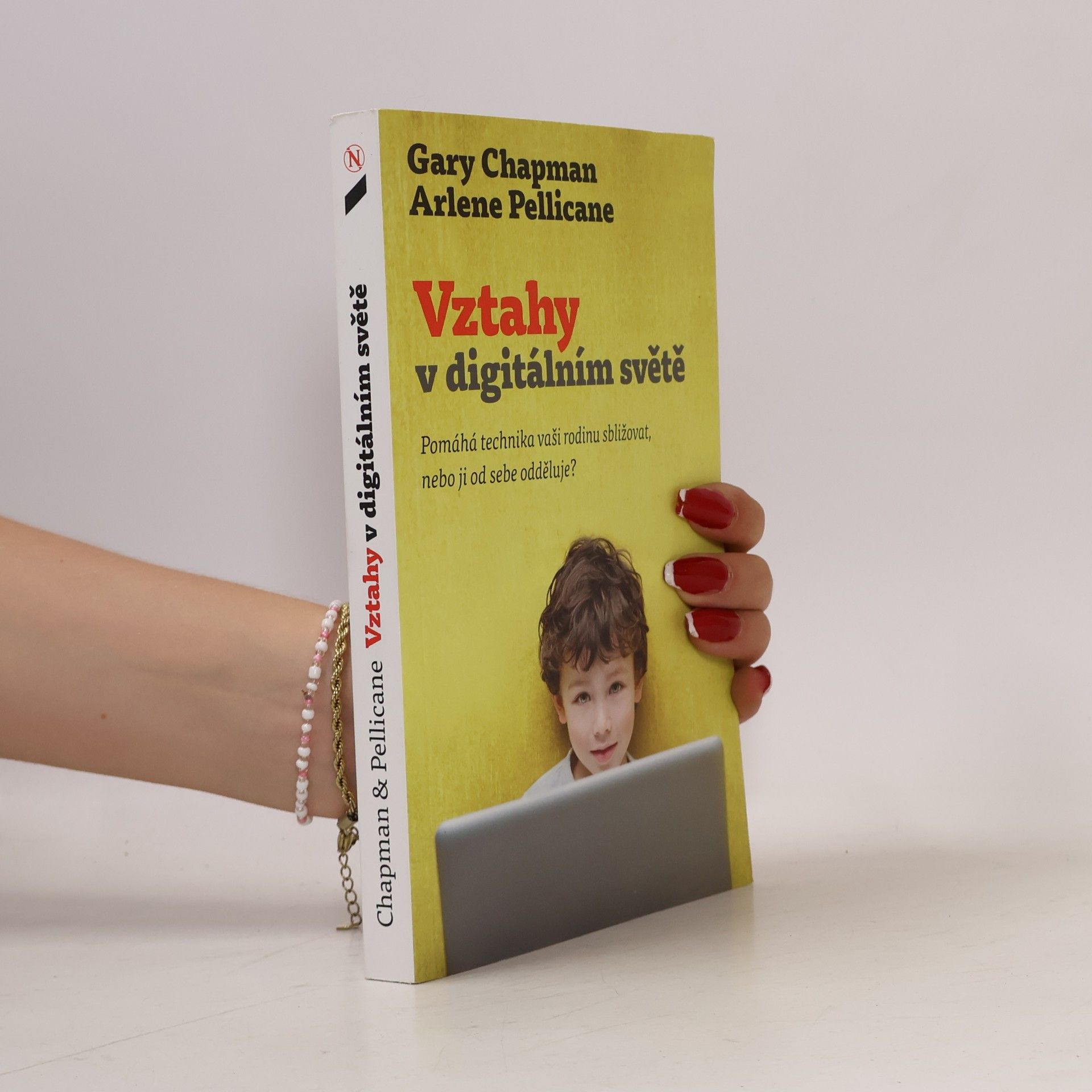Arlene Pellicane Vztahy v digitálním světě