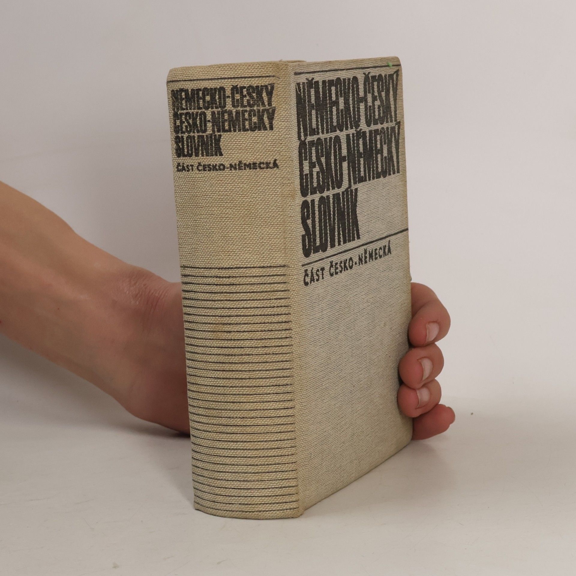 Autorenkollektiv Německo-český a česko-německý slovník. Část Česko-německá