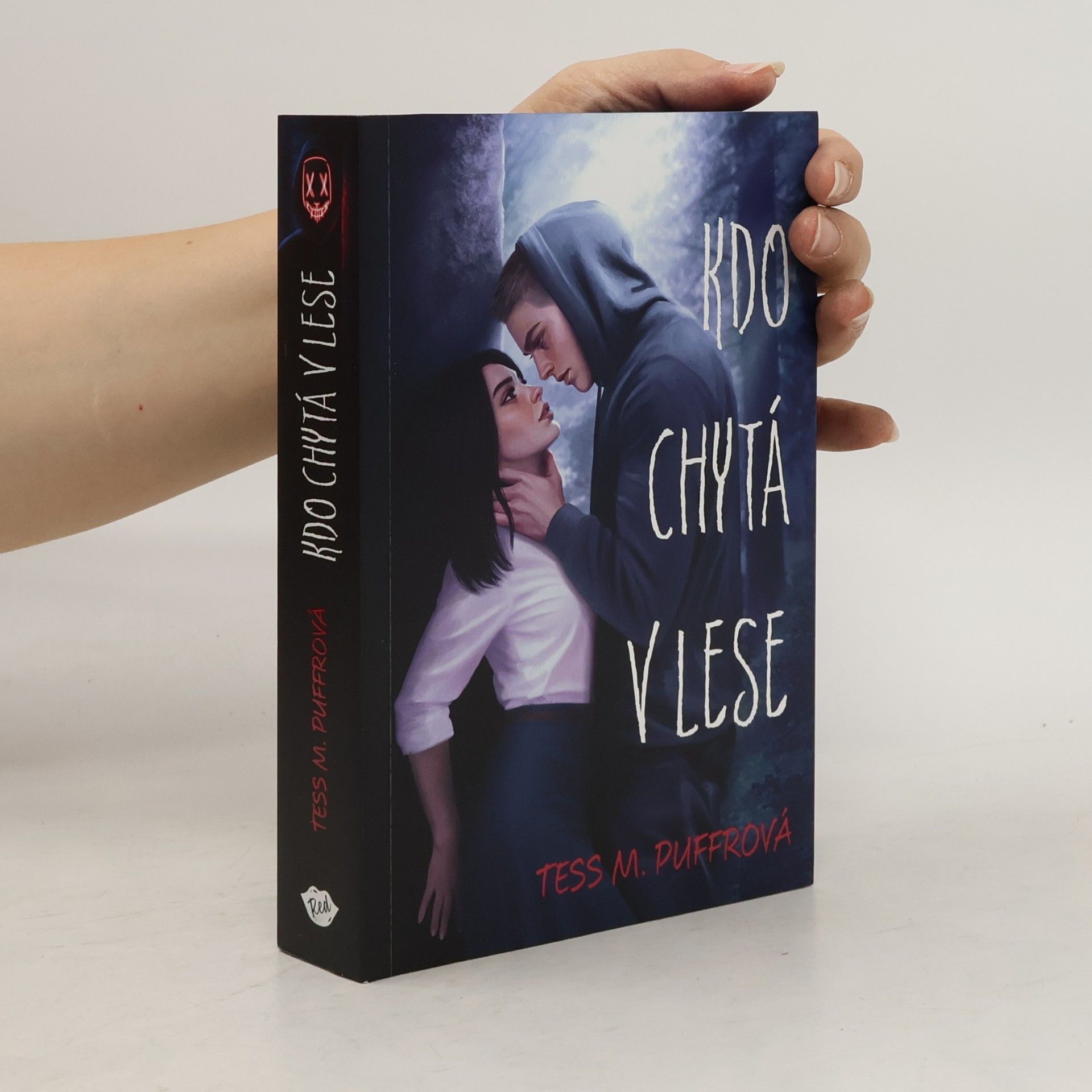 Tess M. Puffrová Kdo chytá v lese