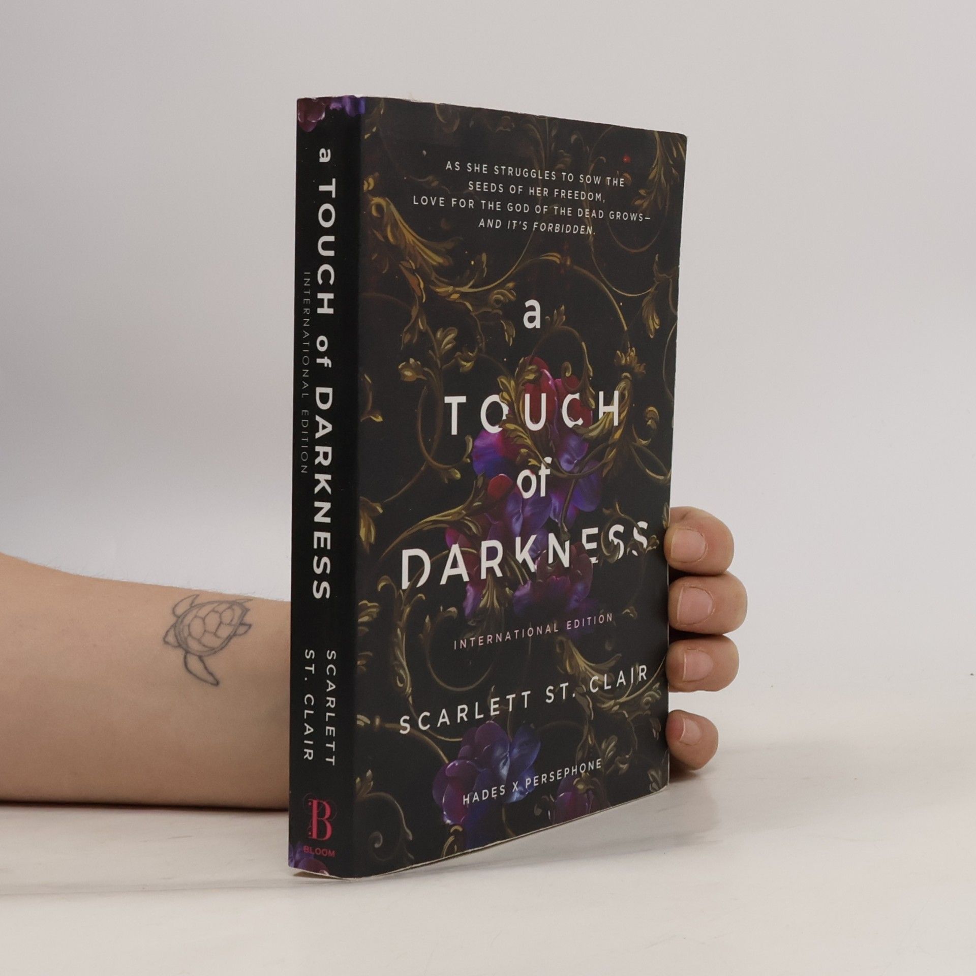 Scarlett St. Clair A Touch of Darkness