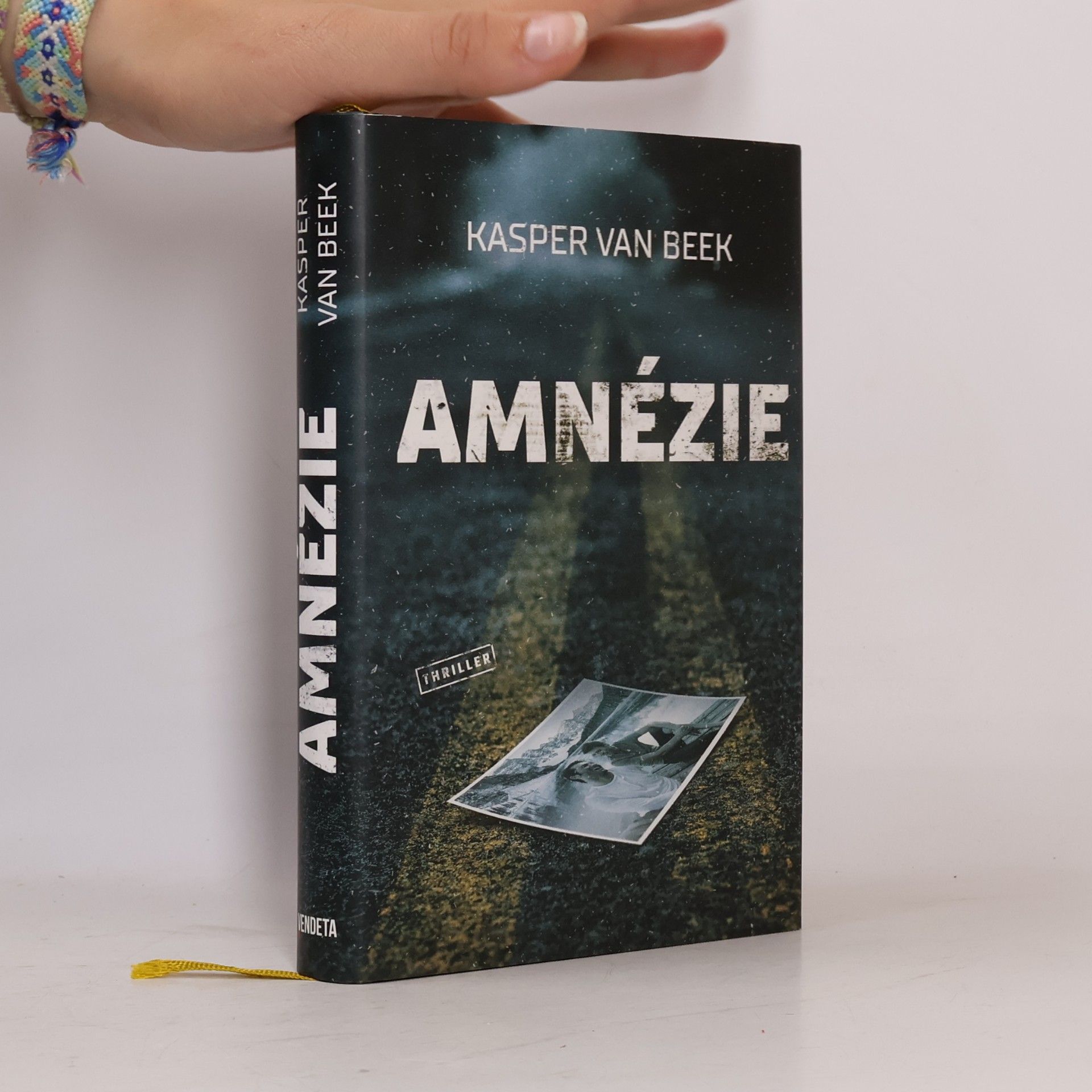 Kasper van Beek Amnézie