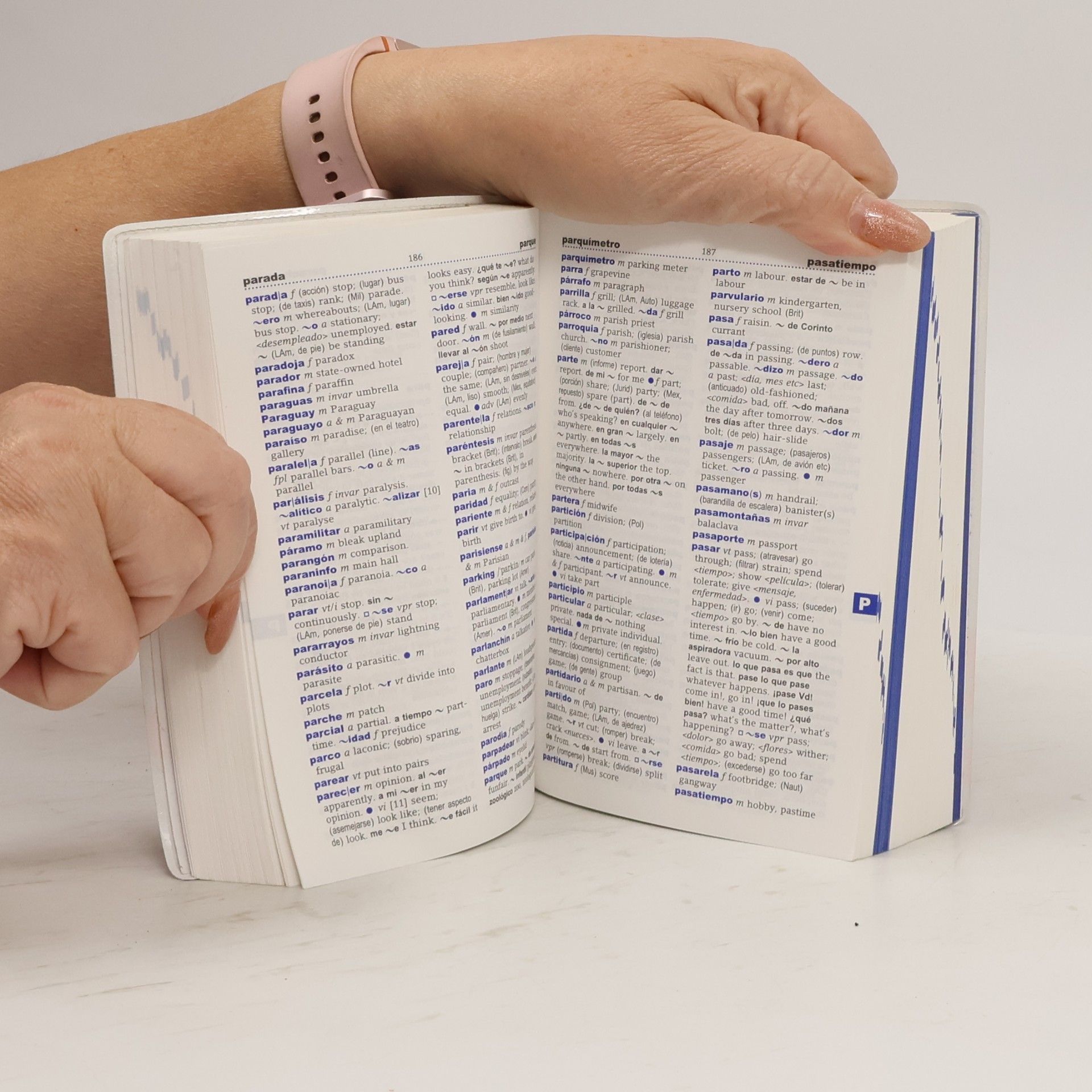 Various authors The Oxford Color Spanish Dictionary Plus