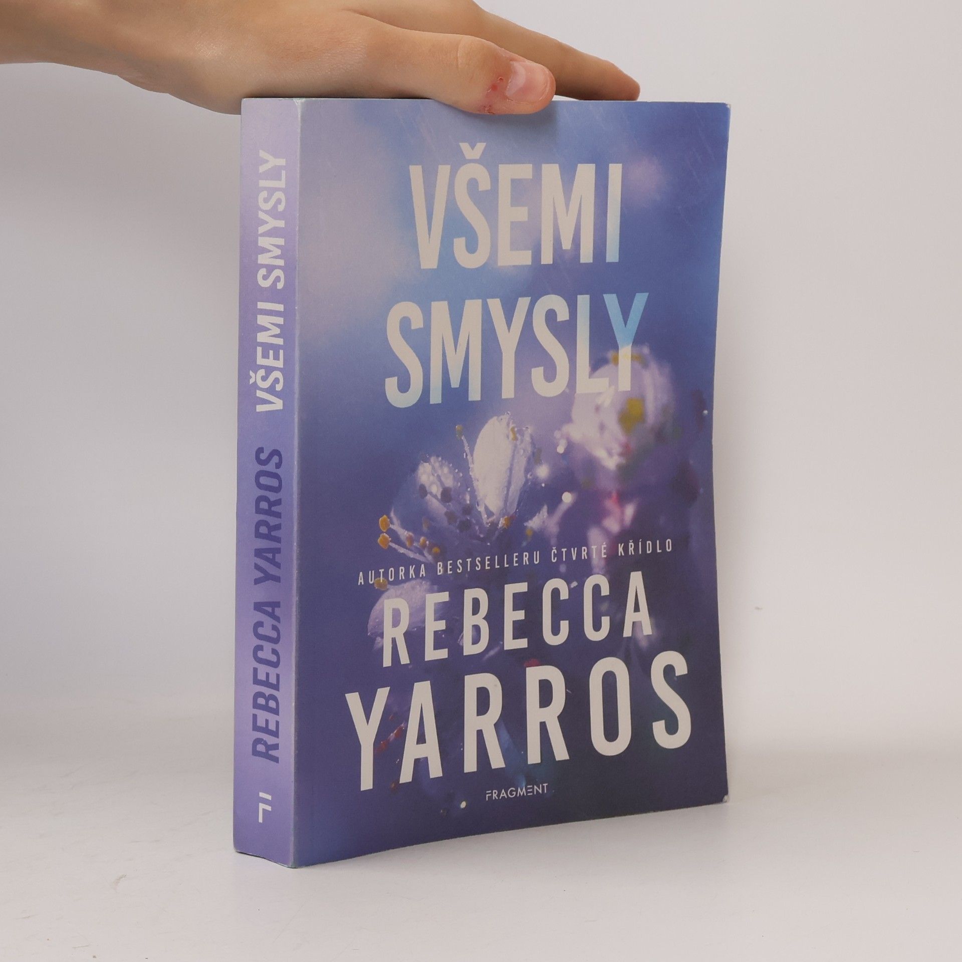 Rebecca Yarros Všemi smysly