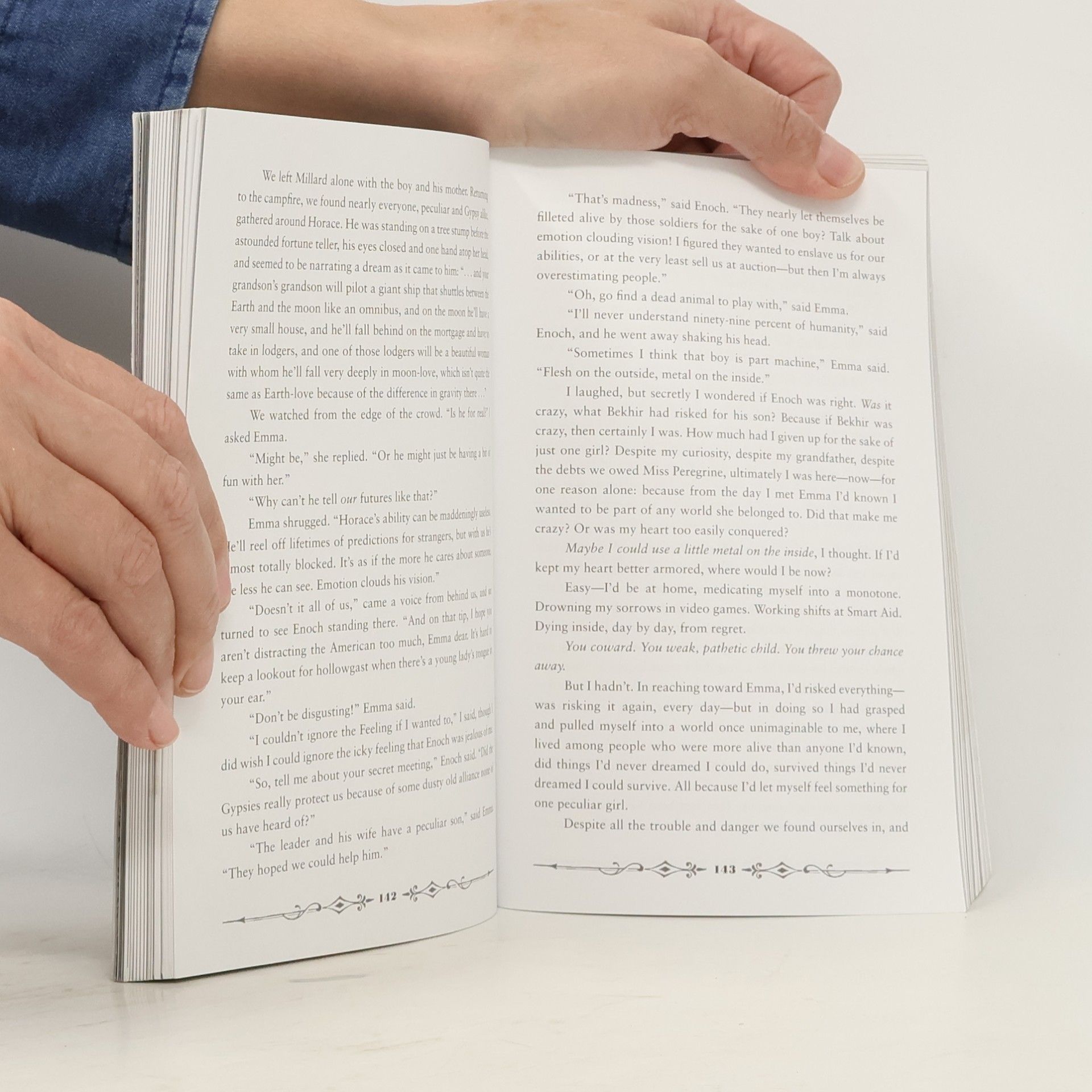Ransom Riggs Hollow City
