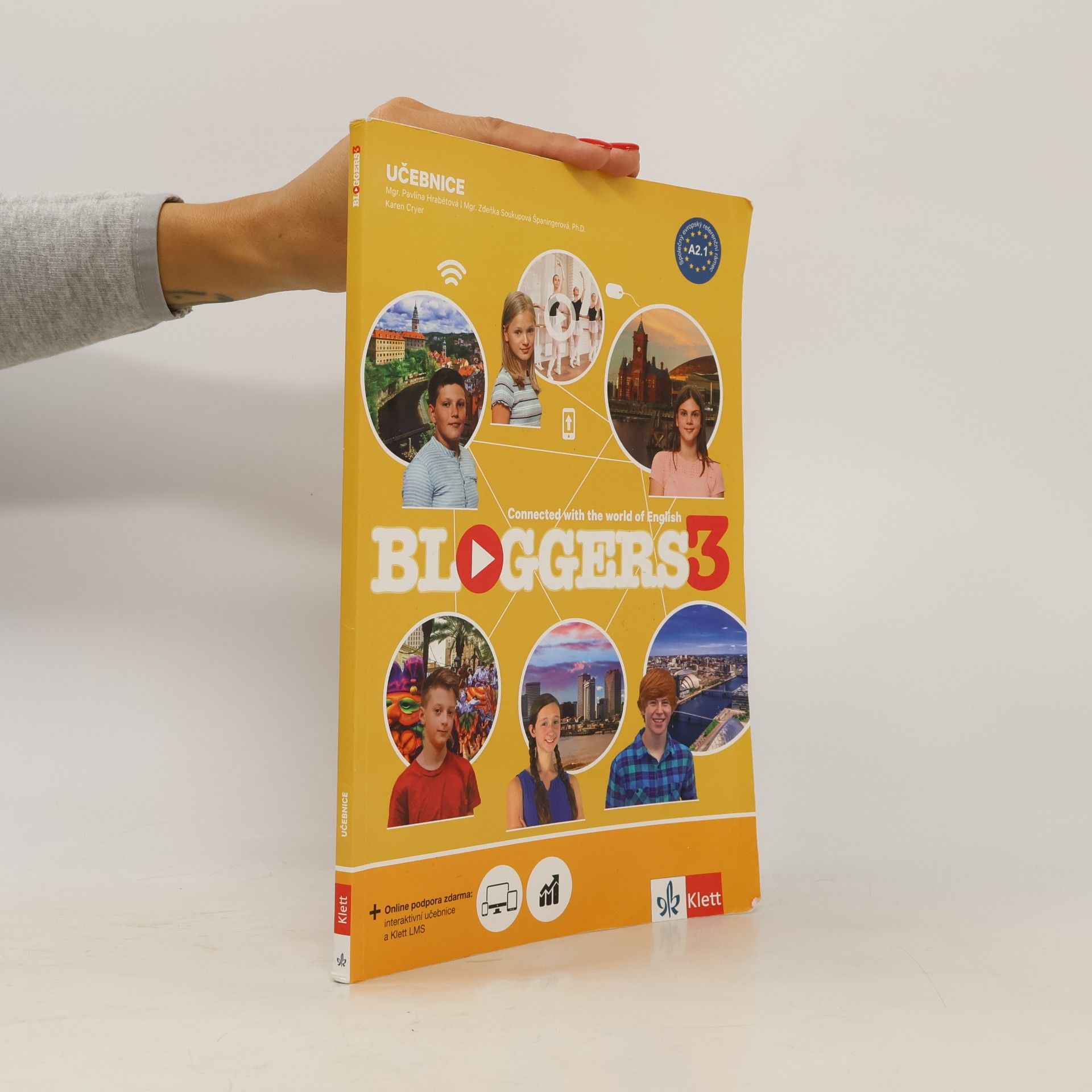 Bloggers 3 : connected with the world of English. Učebnice