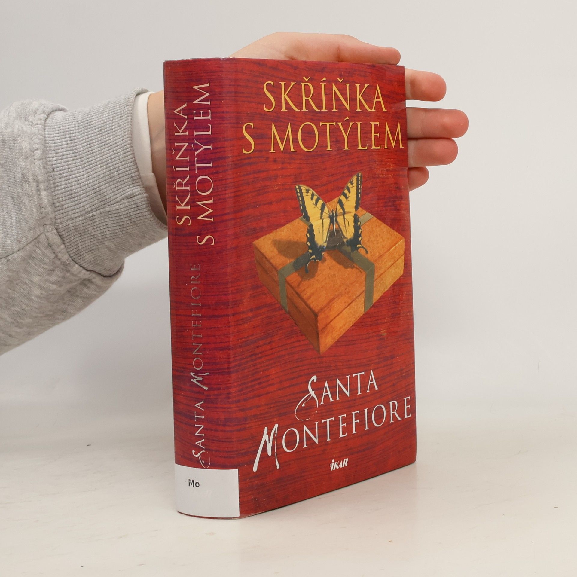 Santa Montefiore Skříňka s motýlem