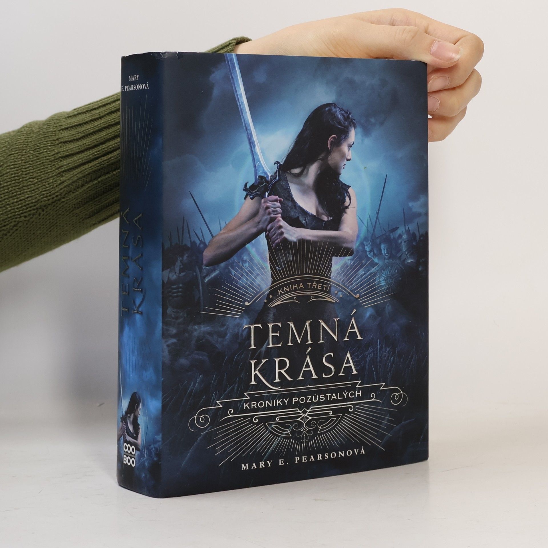 Mary E. Pearson Temná krása