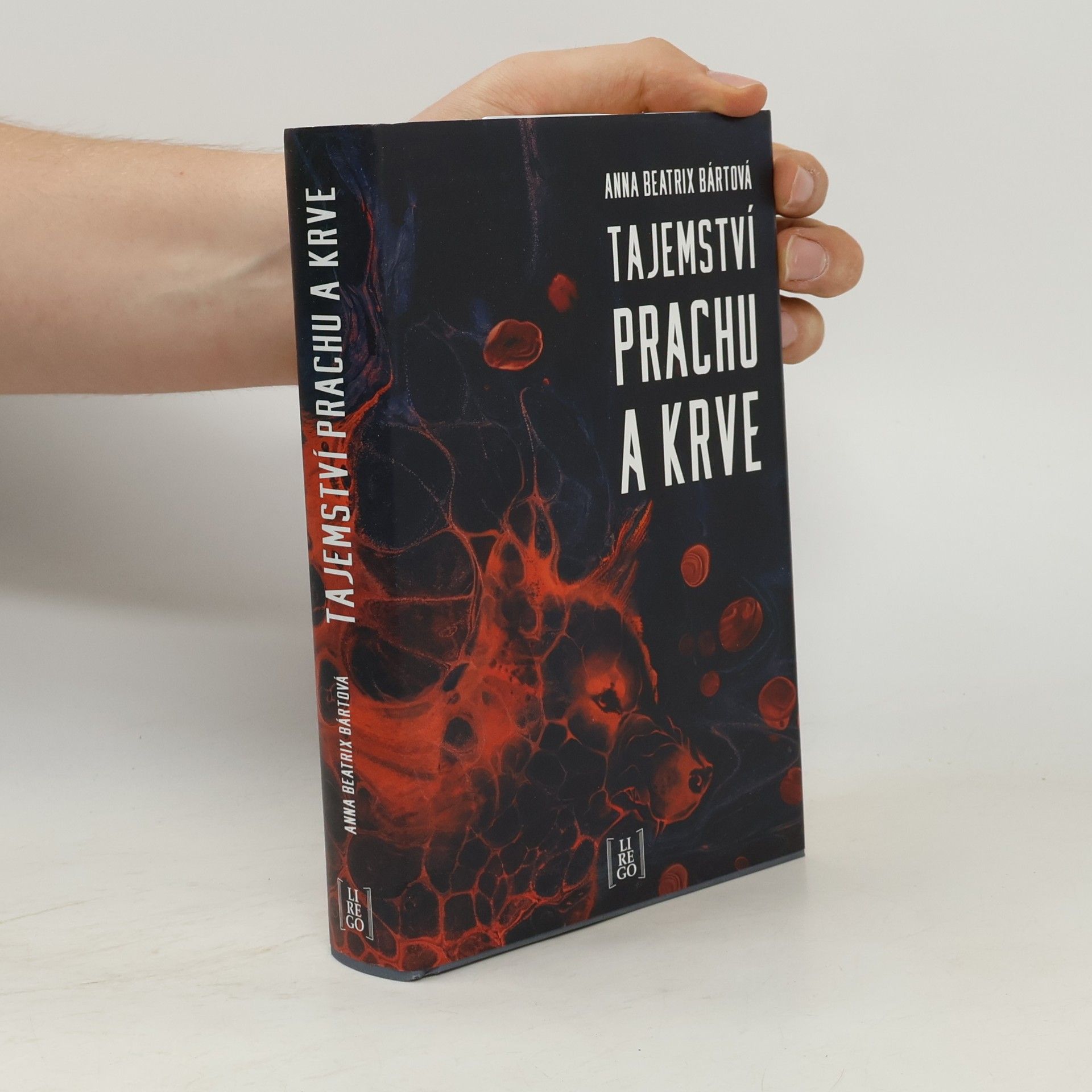 Tajemství prachu a krve