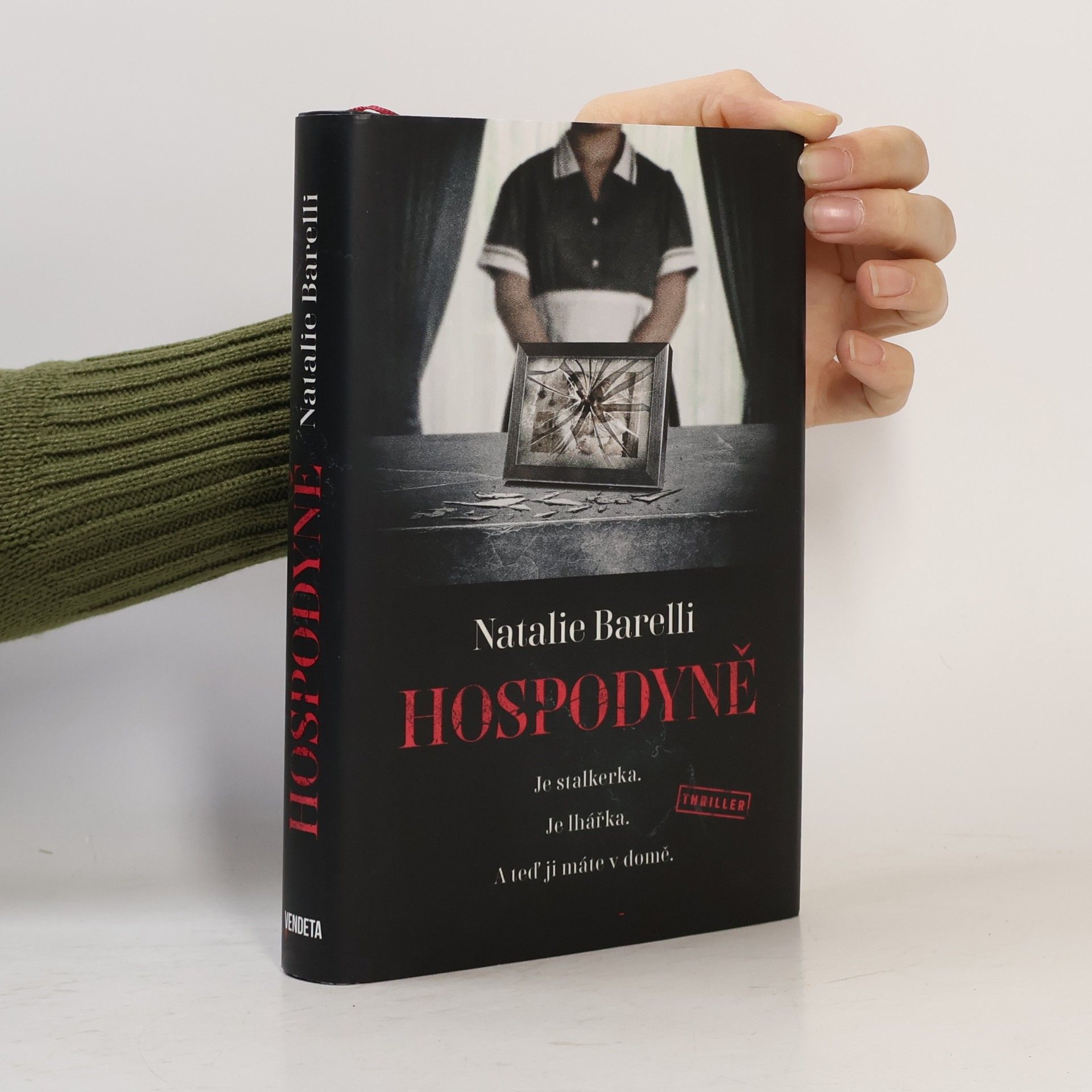 Natalie Barelli Hospodyně
