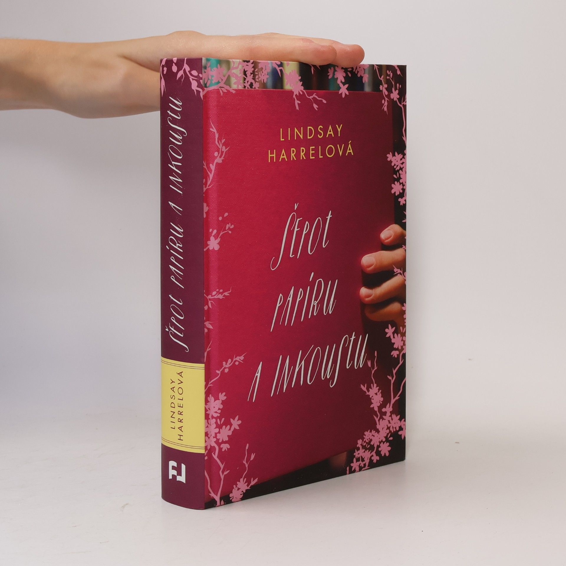 Lindsay Harrel Šepot papíru a inkoustu