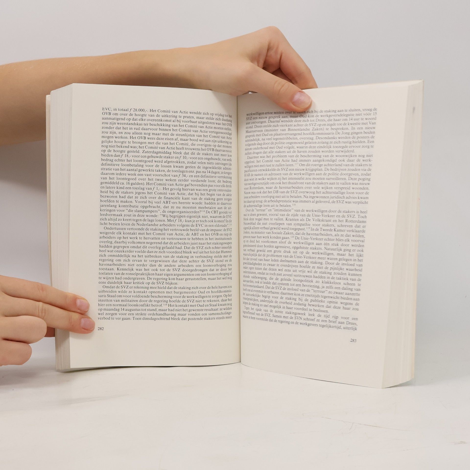 Erik Nijhof I.I.S.G. - Studies + Essays - 10: Gezien de dreigende onrust in de haven--