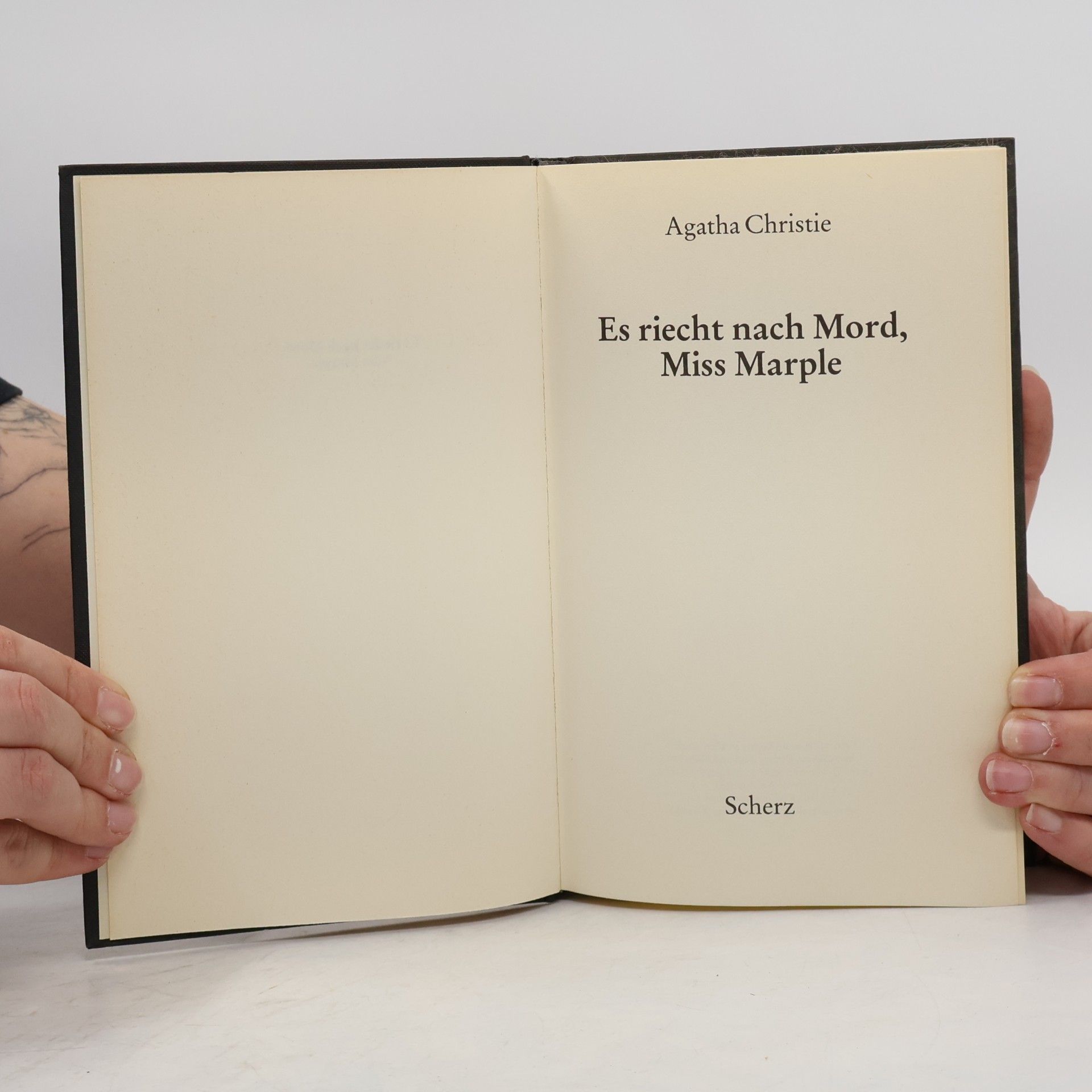 Agatha Christie Es riecht nach Mord, Miss Marple