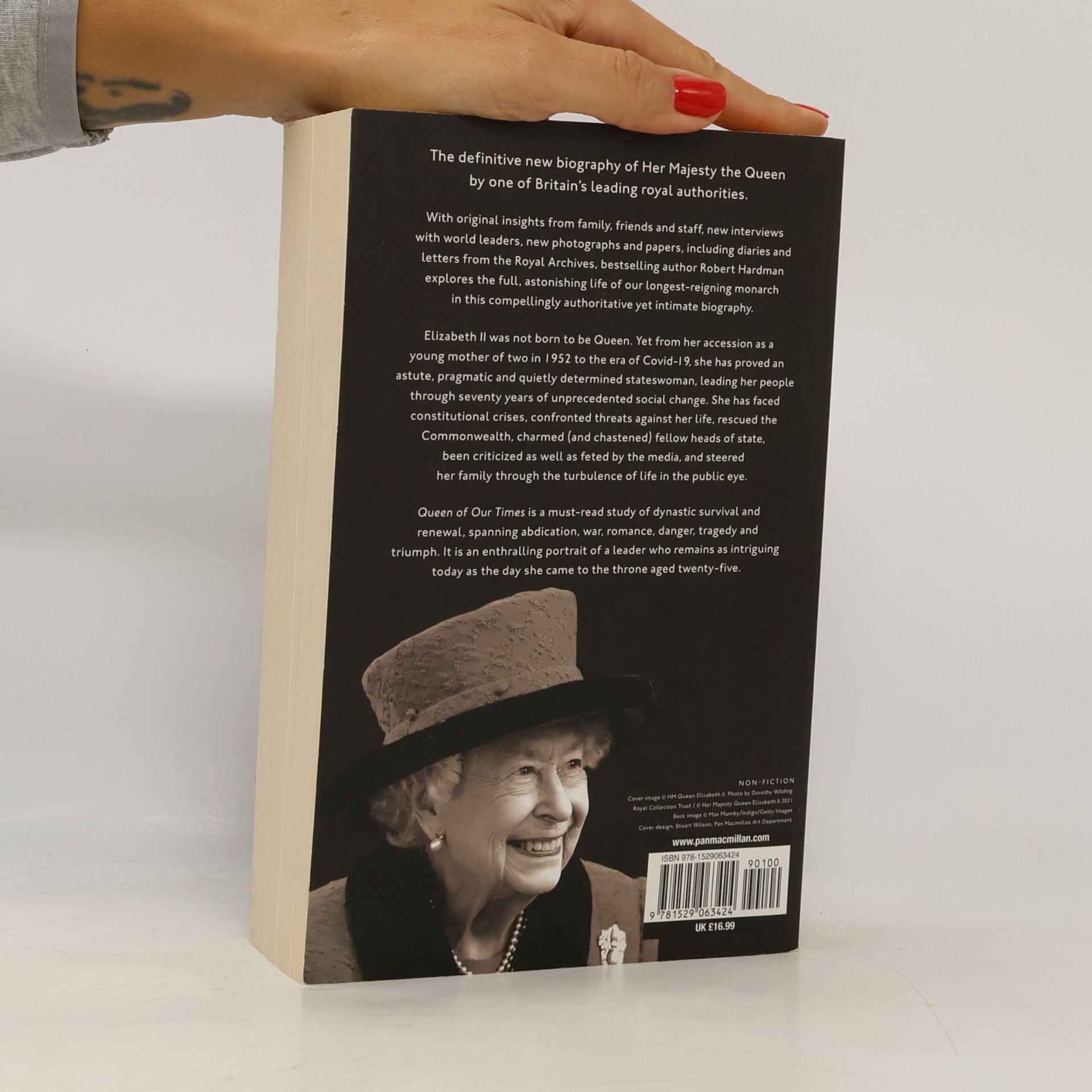 Robert Hardman Queen of Our Times. The Life of Queen Elizabeth II