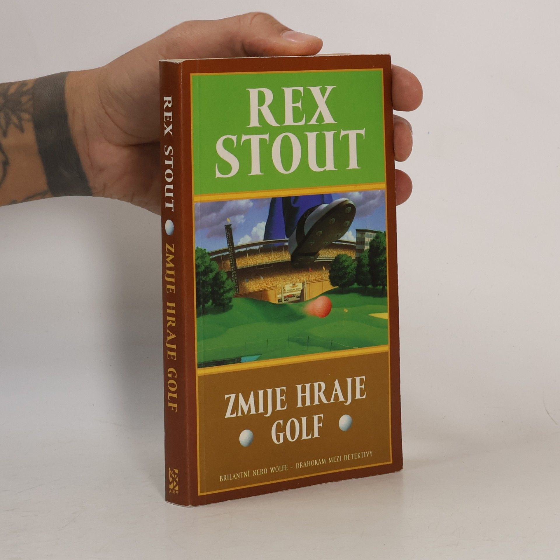 Zmije hraje golf