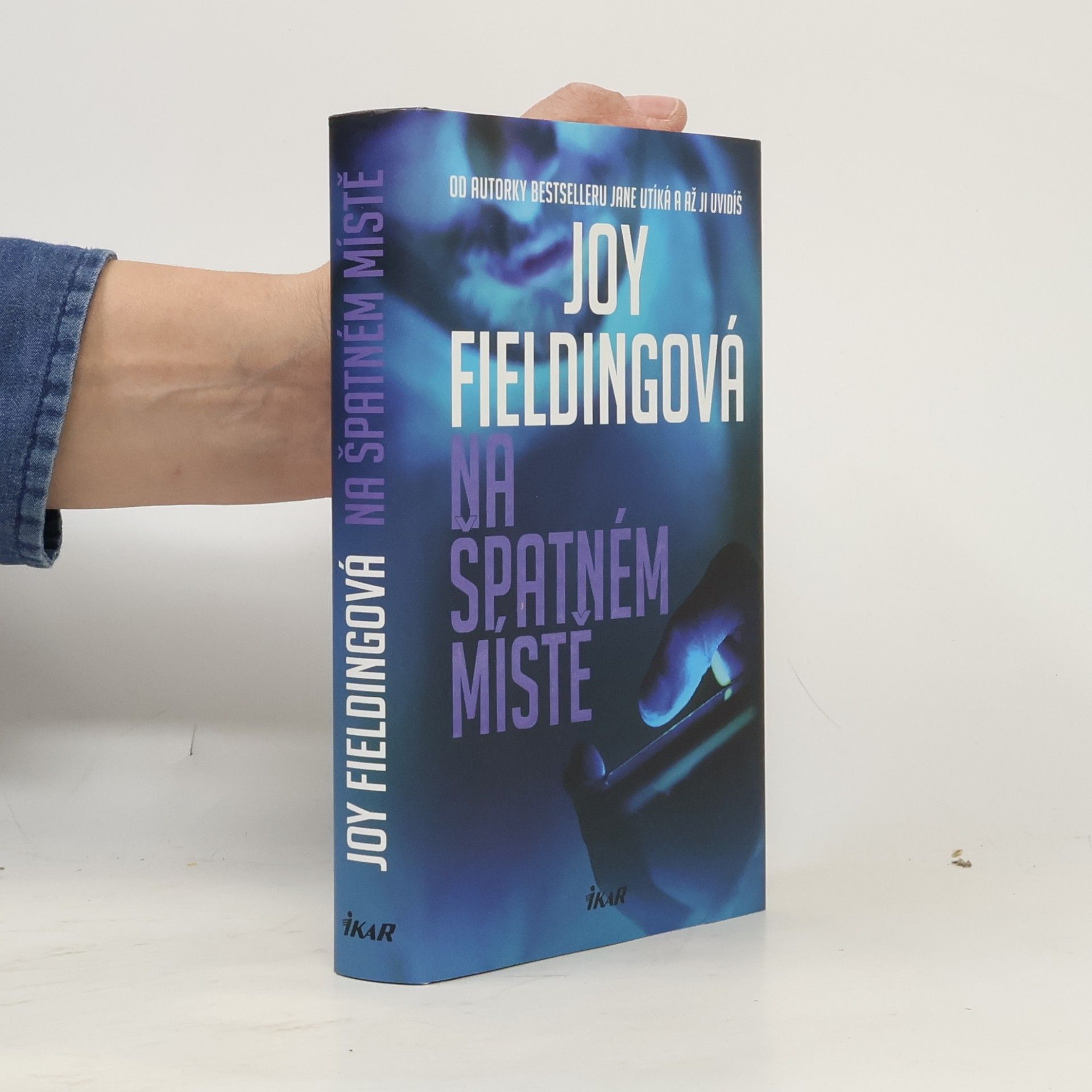 Joy Fielding Na špatném místě