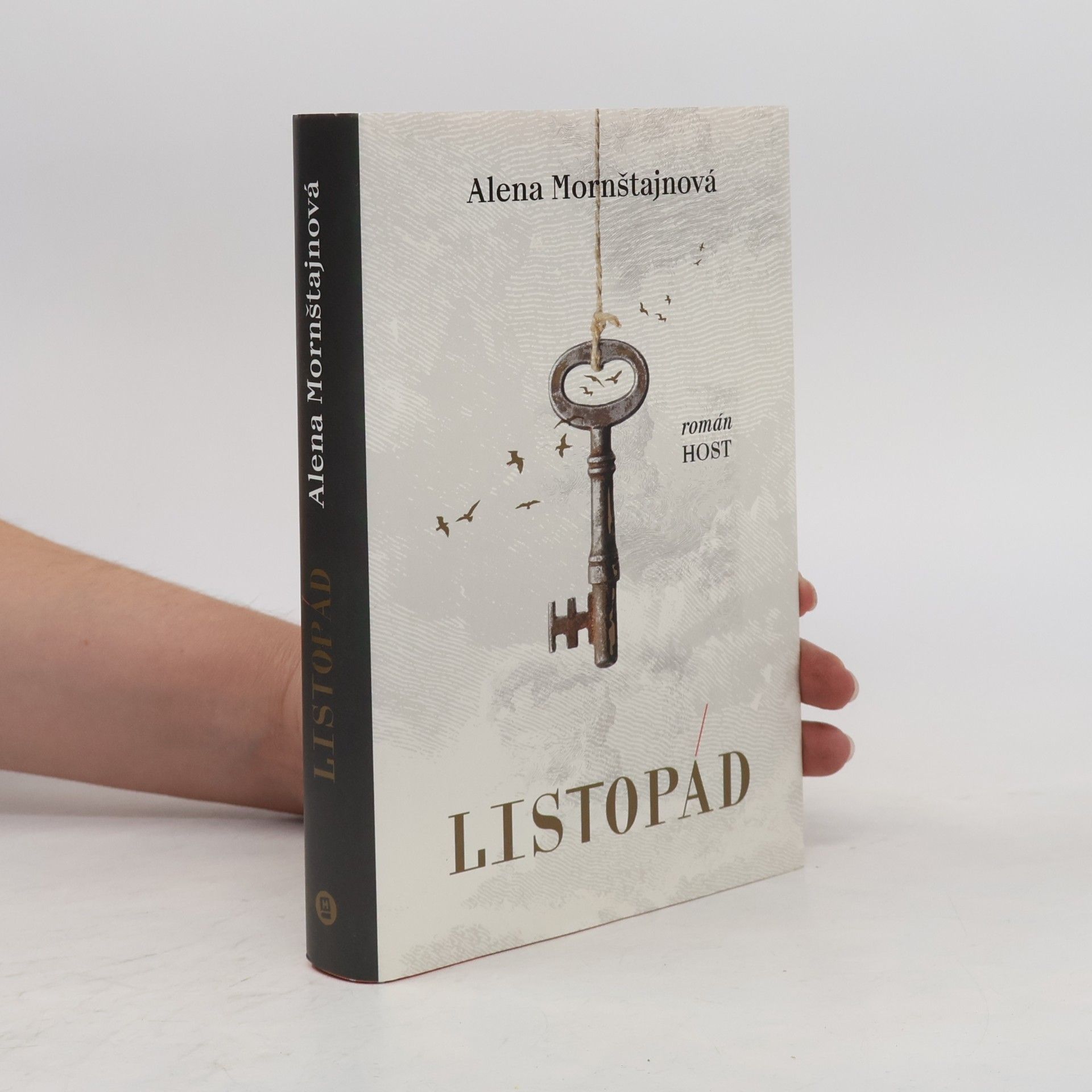 Alena Mornštajnová Listopád