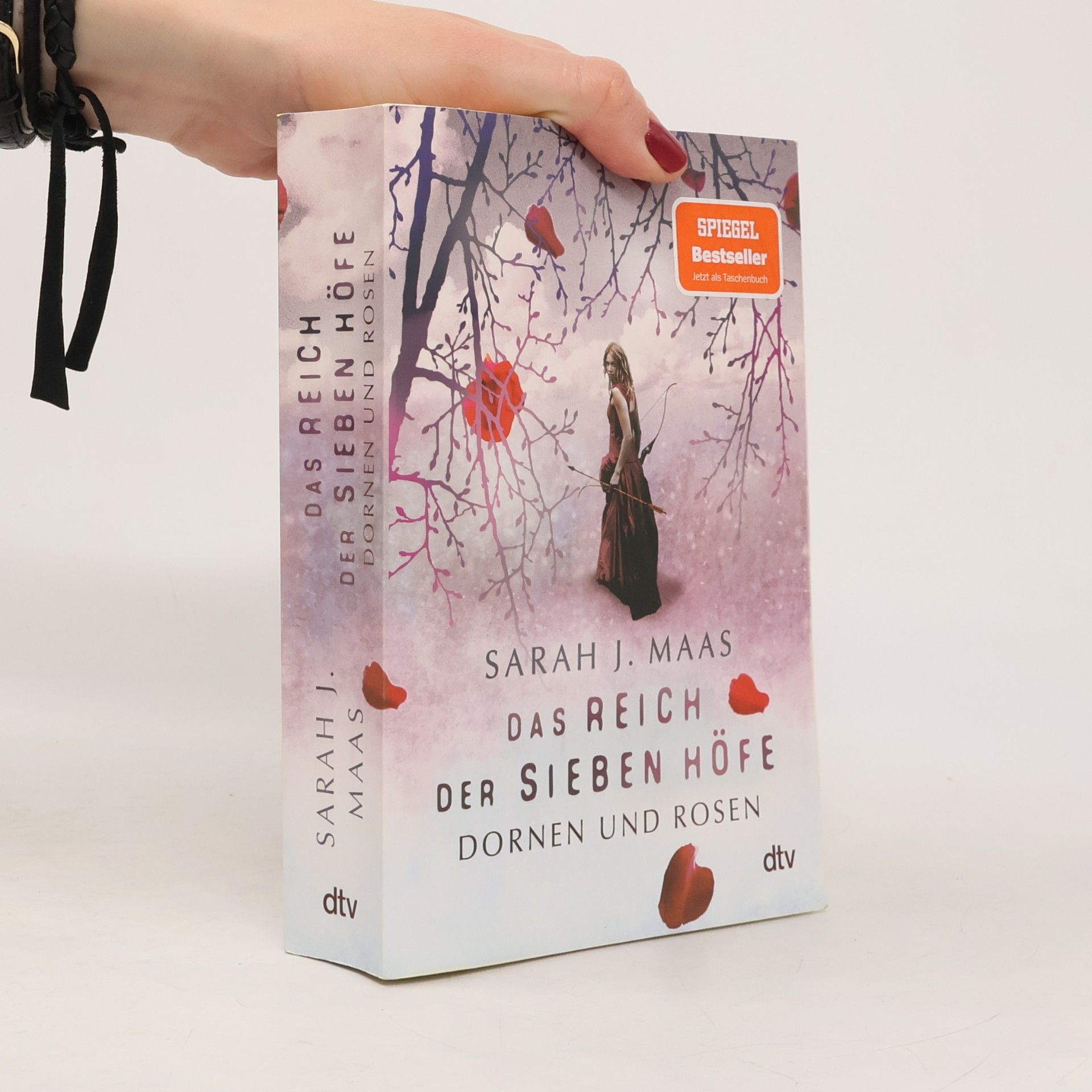 Sarah J. Maas Das Reich der sieben Höfe. Dornen und Rosen